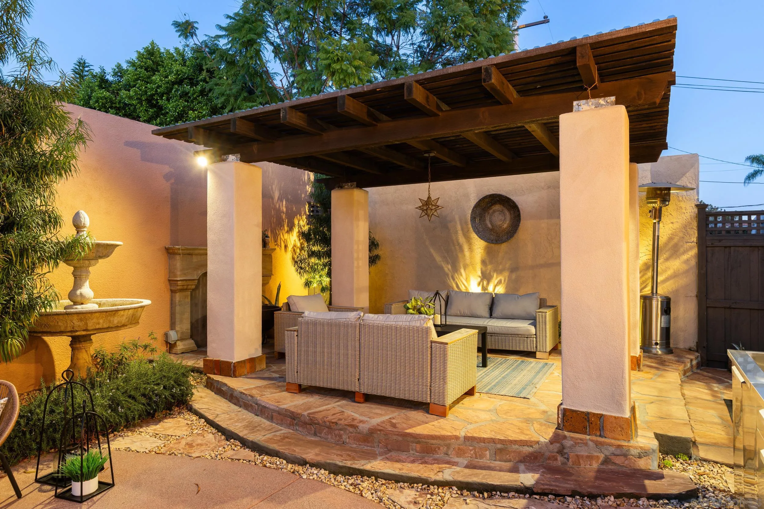 https://cdn.realtyfeed.com/cdn/127/2600659/c155a8dd88d10390d77da88cb702d8b2.webp