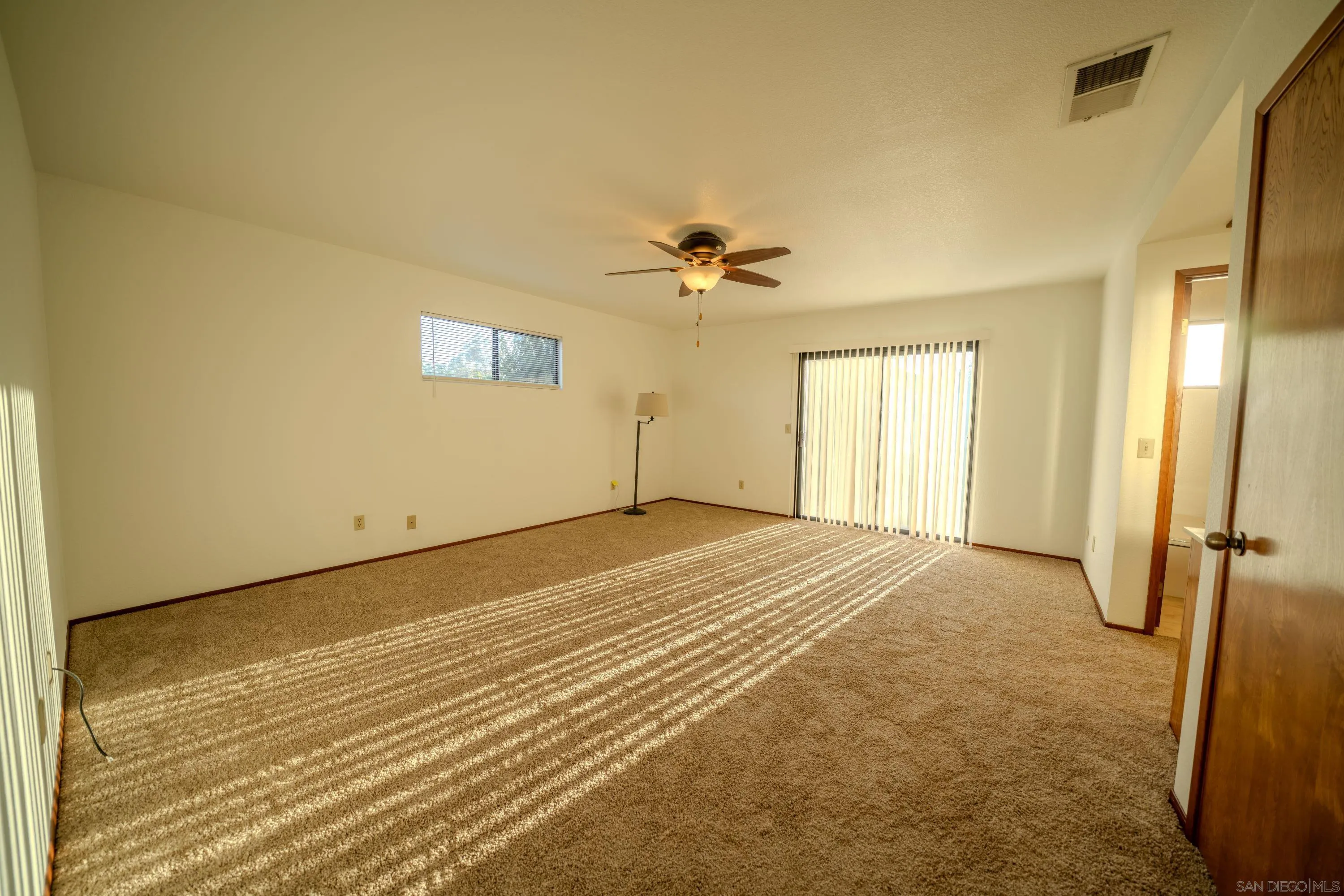 https://cdn.realtyfeed.com/cdn/127/2600660/553b4a5cb107a1666ed70c8f44318836.webp