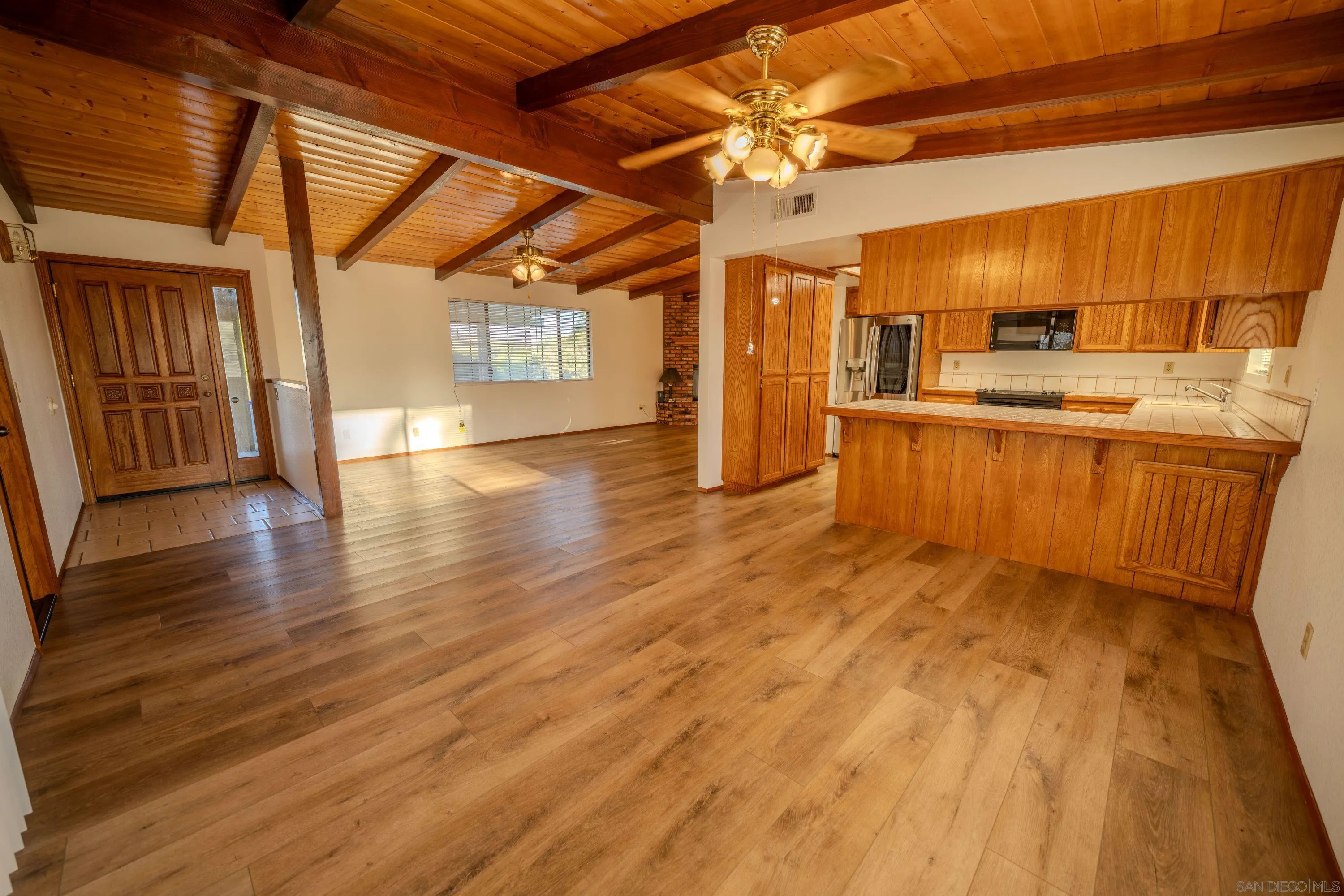https://cdn.realtyfeed.com/cdn/127/2600660/9f1842adfd3a797353c8d41707a88272.webp