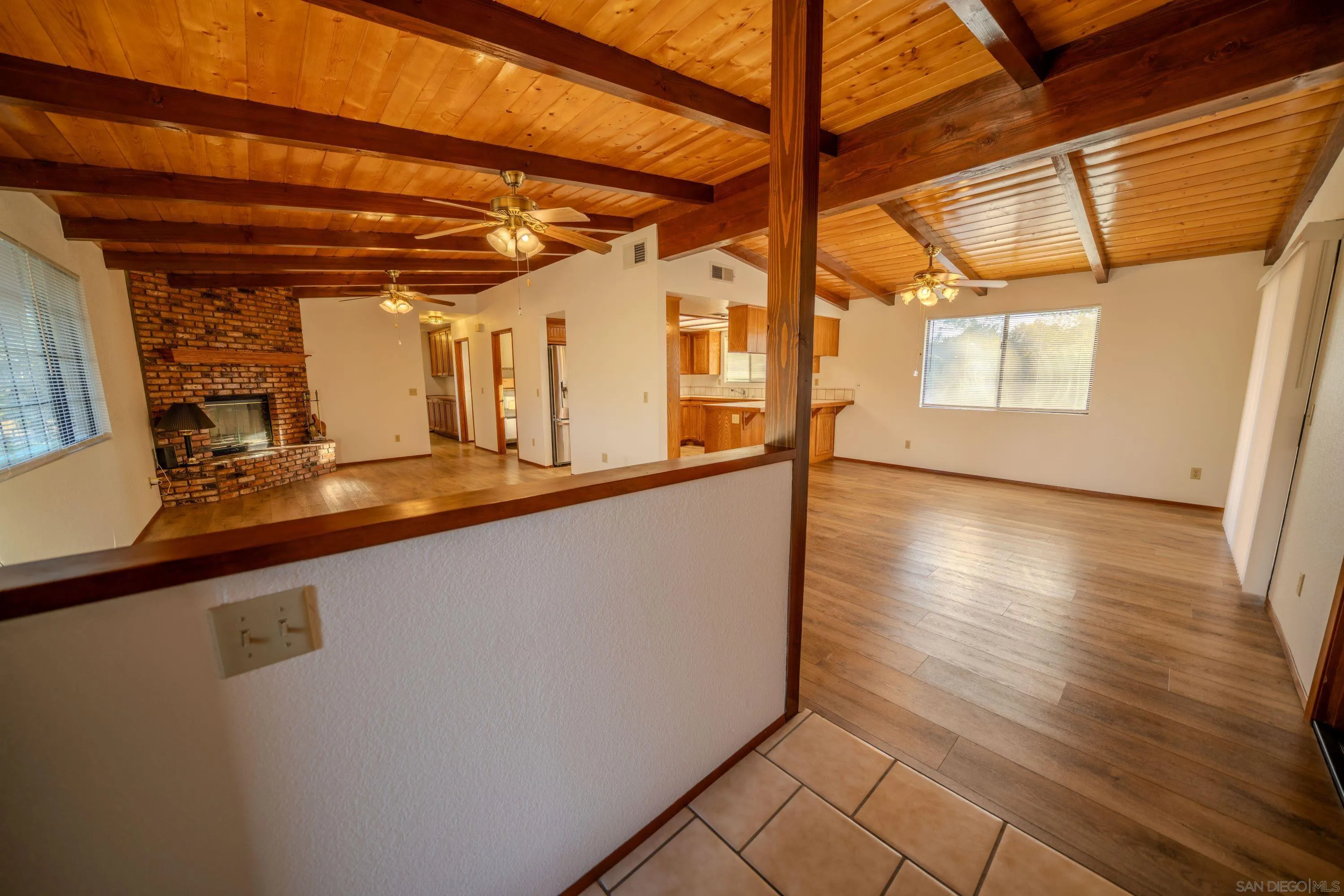https://cdn.realtyfeed.com/cdn/127/2600660/c7ef5165a381e11d44845c27c6940b87.webp