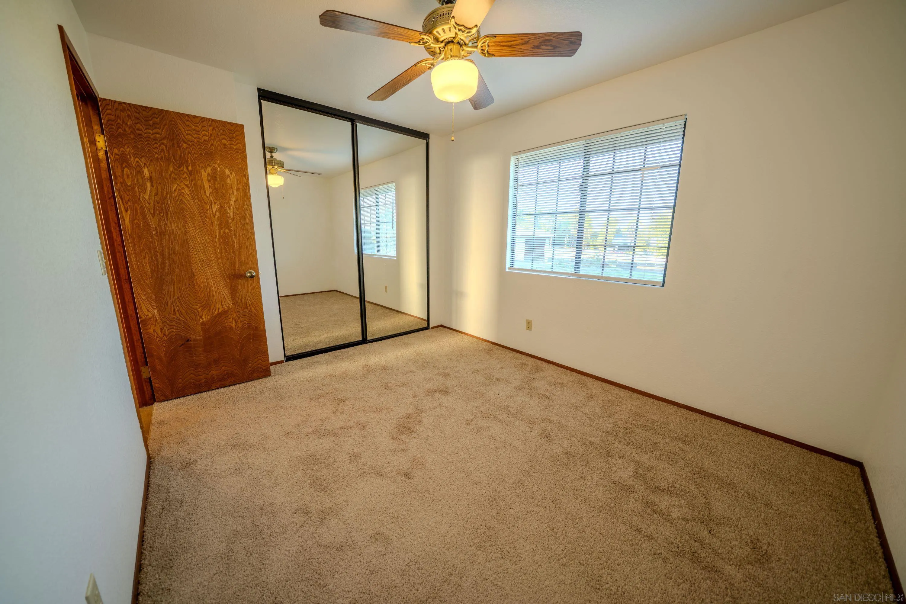 https://cdn.realtyfeed.com/cdn/127/2600660/d21b00fc909d6a4fd0b78de2b3874045.webp