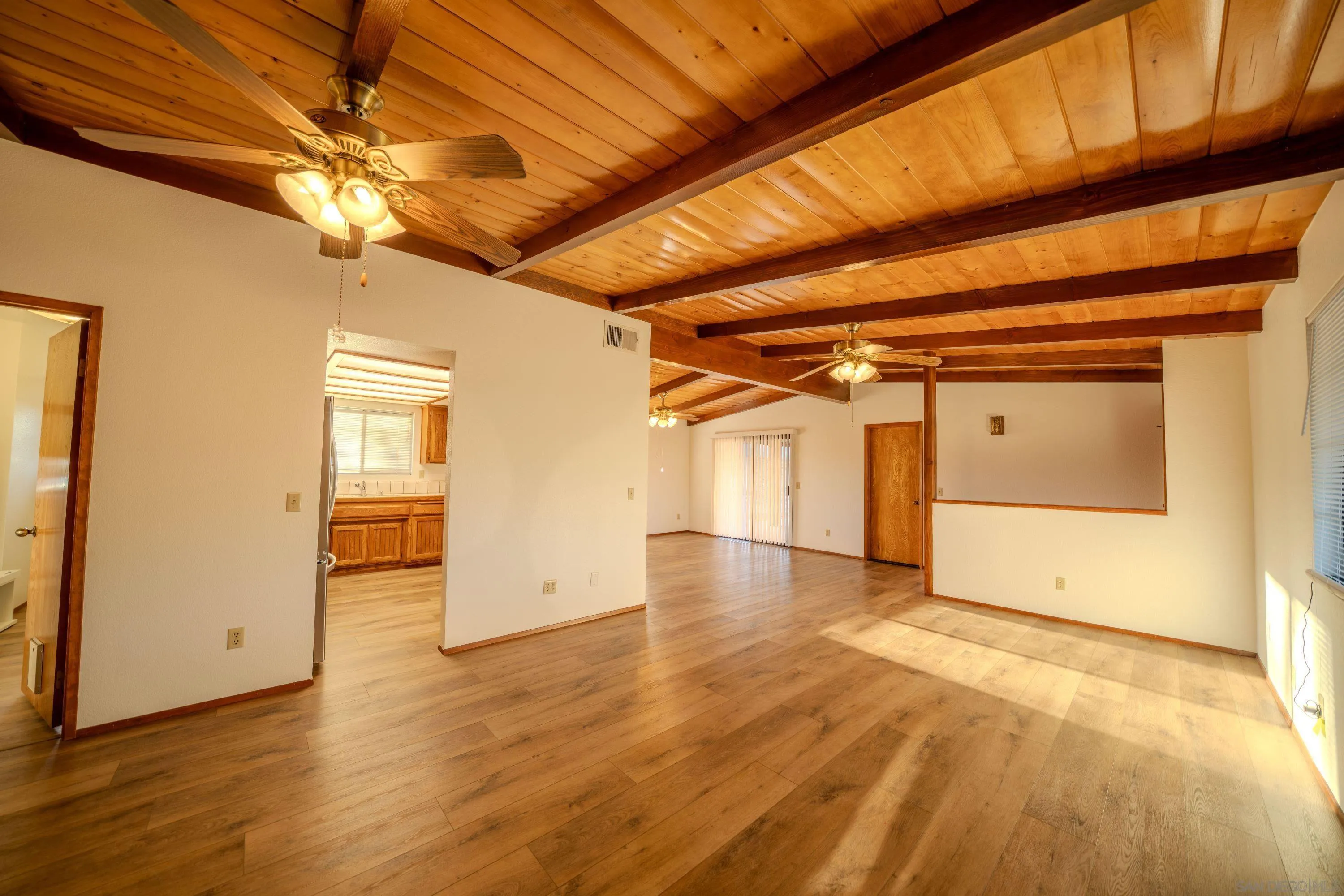 https://cdn.realtyfeed.com/cdn/127/2600660/f86d0601c1e0bf197927f9c41dea9e01.webp