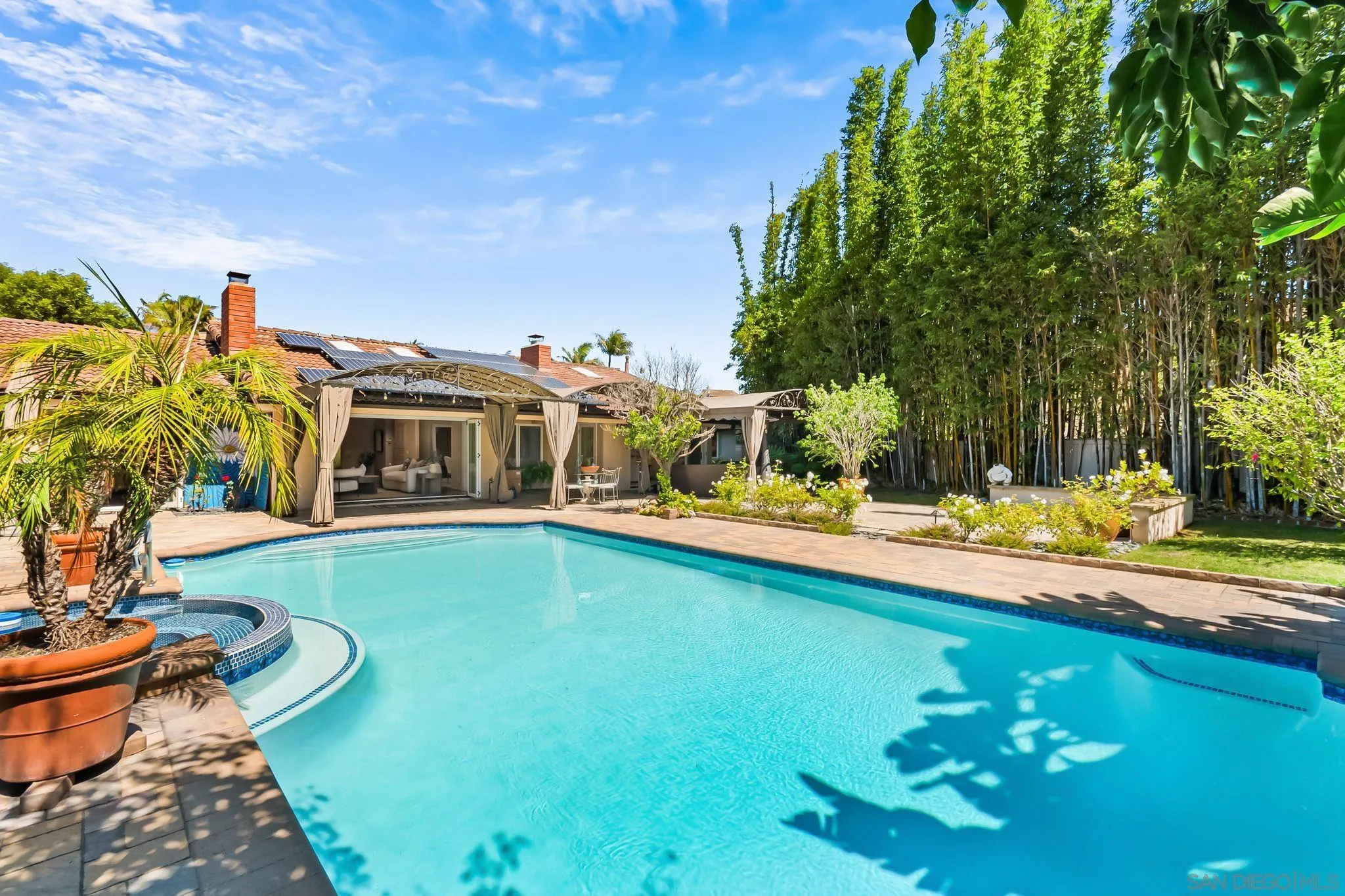 https://cdn.realtyfeed.com/cdn/127/2600661/937e52754f6a16649721e9ddd659ec4d.webp