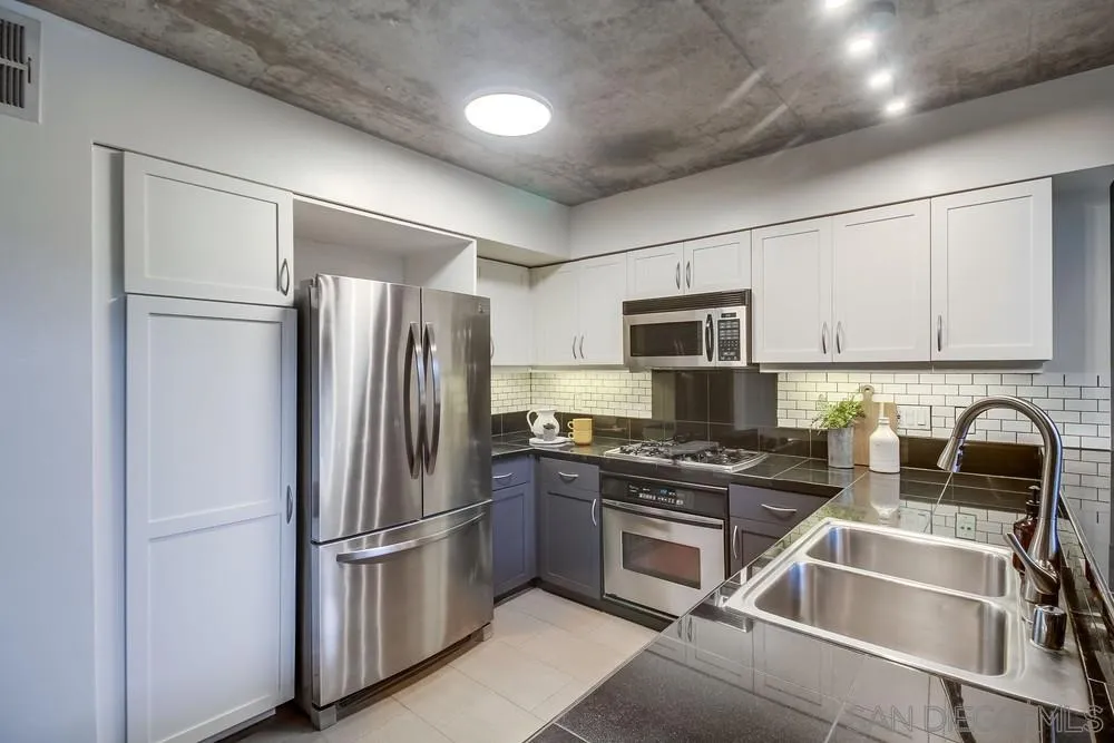https://cdn.realtyfeed.com/cdn/127/2600665/08875c3c119896744906847679659a83.webp