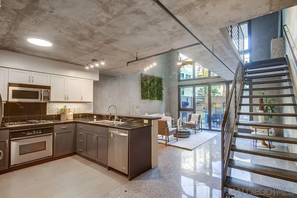 https://cdn.realtyfeed.com/cdn/127/2600665/e084535cee10ff53b645f7d08840605f.webp