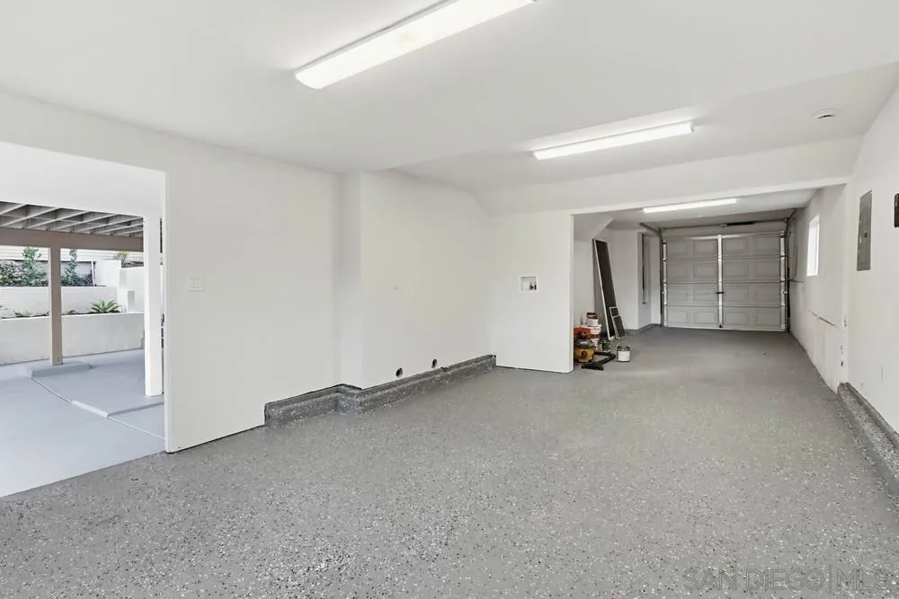 https://cdn.realtyfeed.com/cdn/127/2600669/73033deb4c02b8b89b1a915b9306b1b0.webp