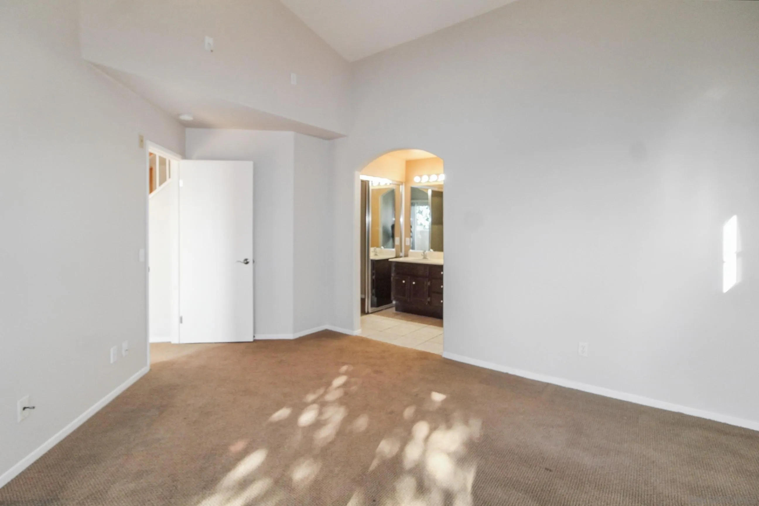 https://cdn.realtyfeed.com/cdn/127/2600685/1829b2f9c4d0979c42218122112cae2a.webp