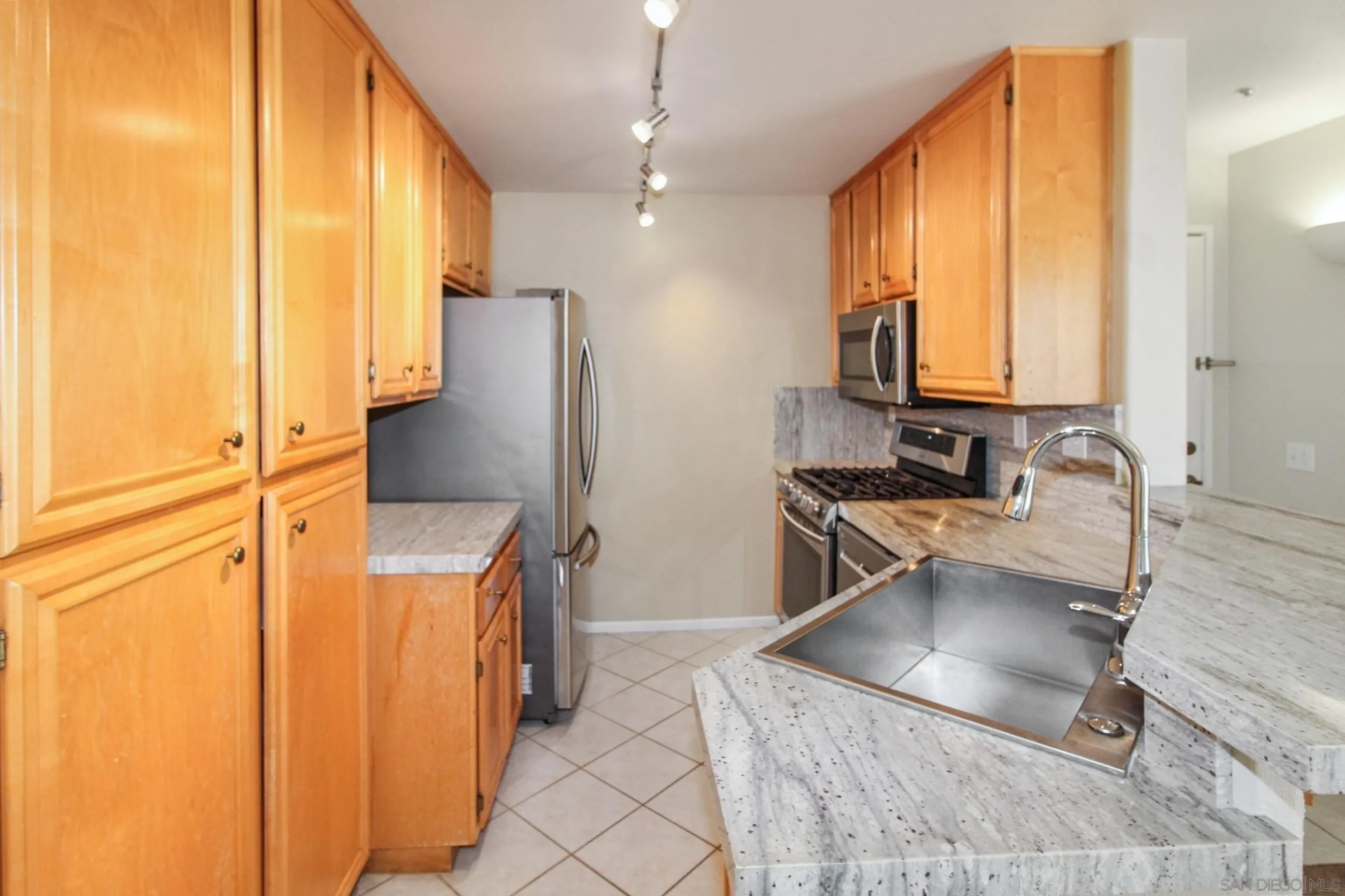 https://cdn.realtyfeed.com/cdn/127/2600685/9de615b9038c77597f845f93fb67c1d6.webp