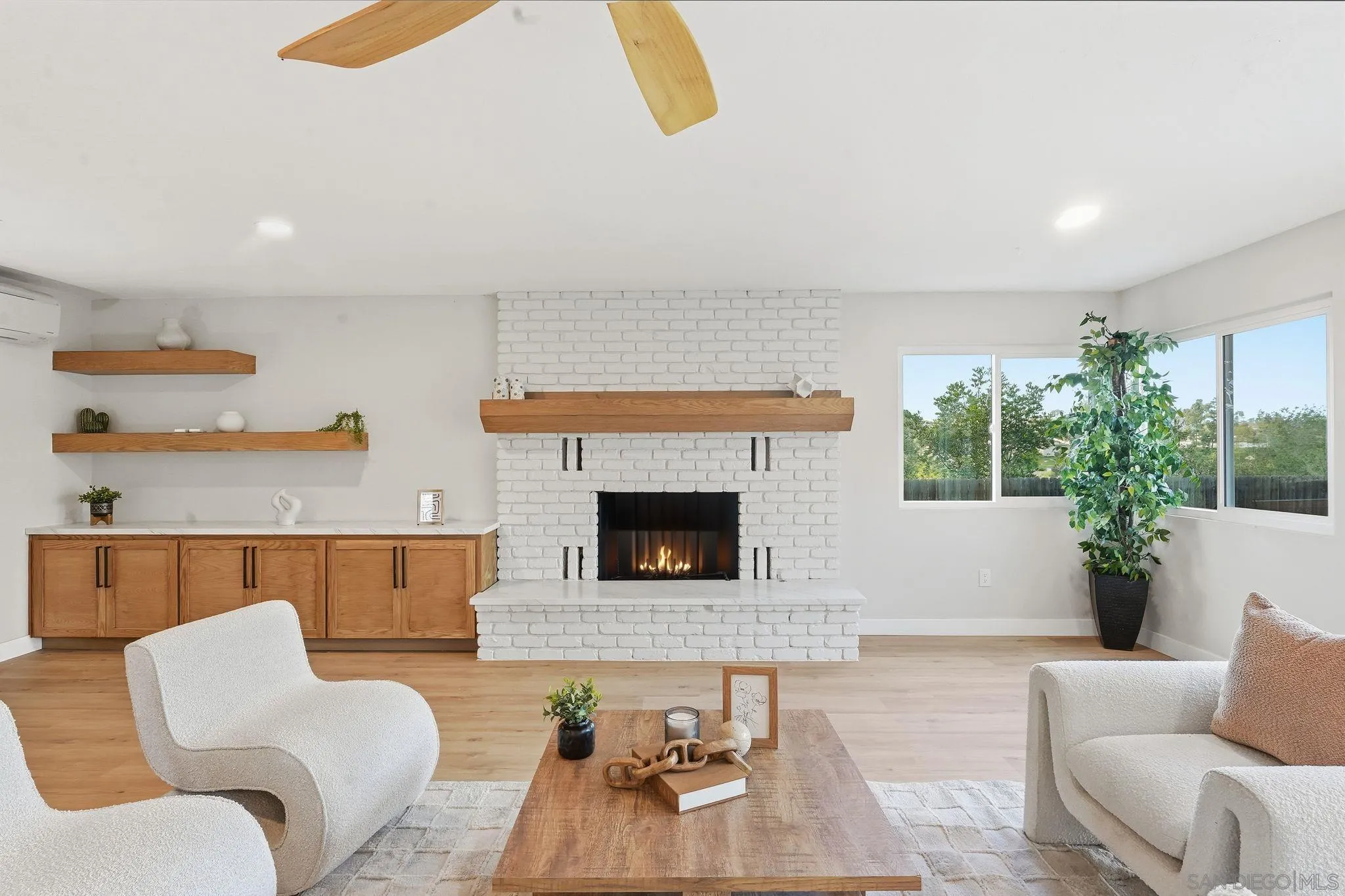 https://cdn.realtyfeed.com/cdn/127/2600686/01c56165936b855c74823a6a85925d2b.webp