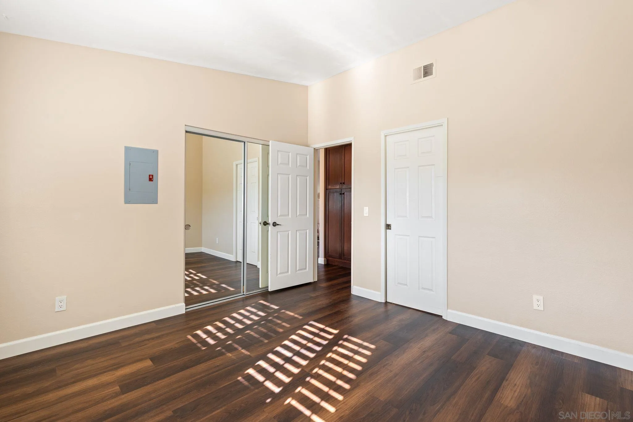 Photo #23: 2600689 Listing: Photo #23