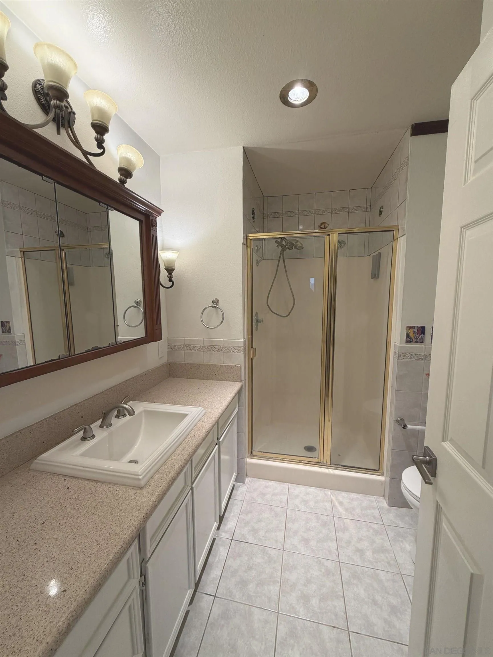 Photo #17: 2600694 Listing: Photo #17