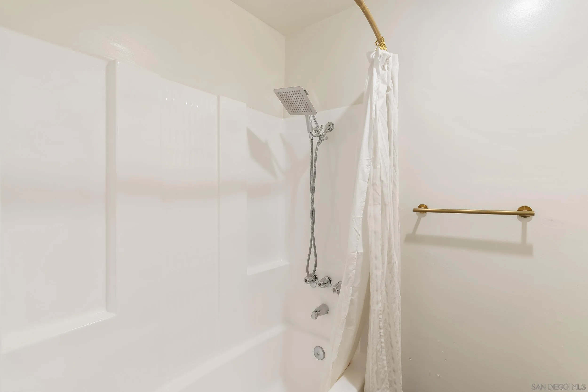 Photo #13: 2600712 Listing: Photo #13