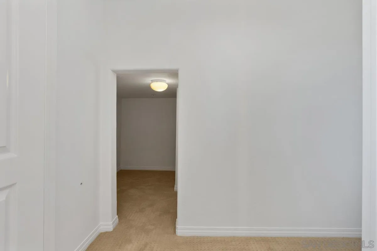 Photo #9: 2600715 Listing: Photo #9