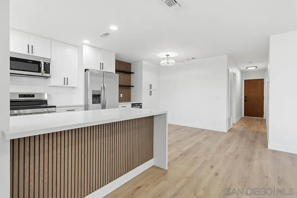 Photo #4: 2600717 Listing: Photo #4