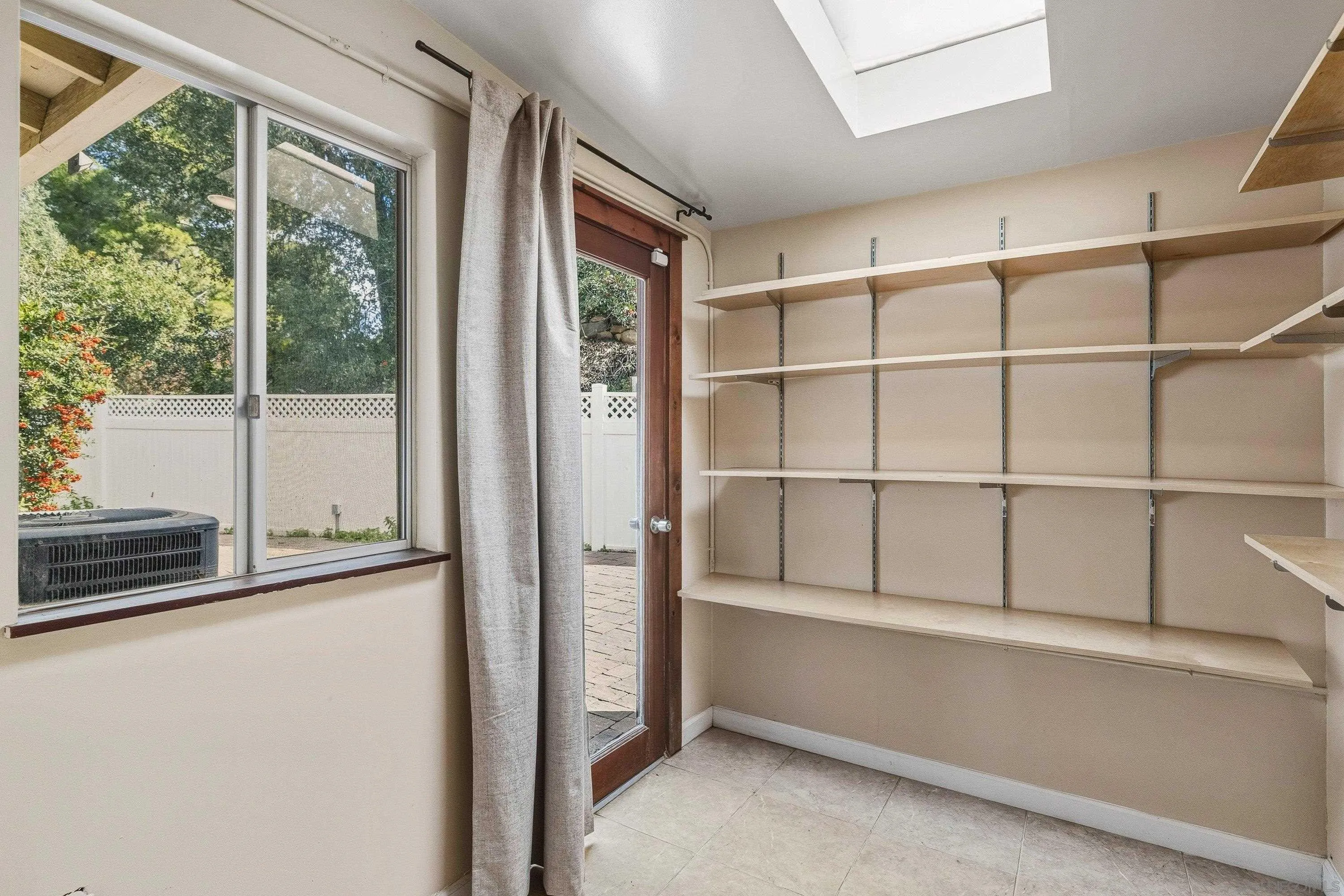 https://cdn.realtyfeed.com/cdn/127/2600719/3bba4ce30601c1e78e168f875636facf.webp