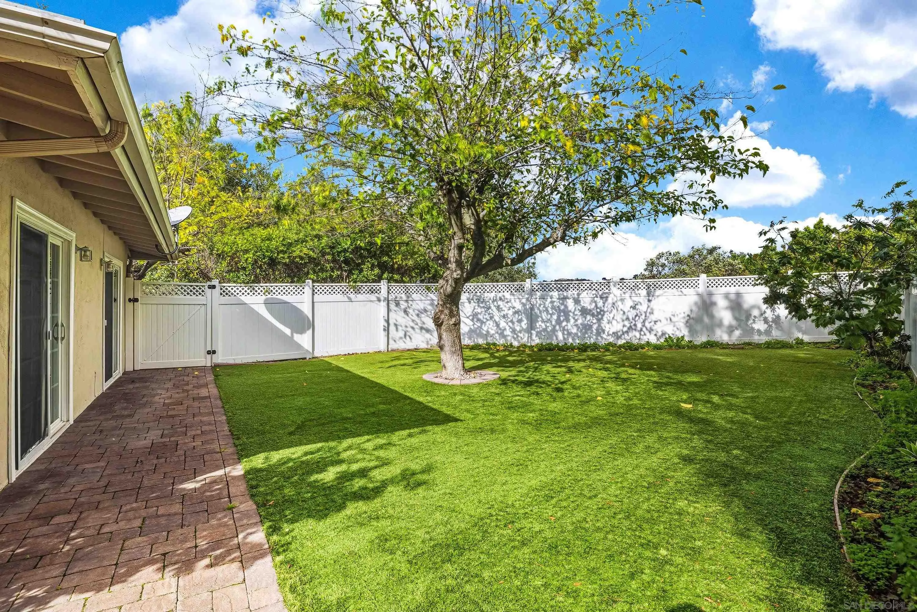 https://cdn.realtyfeed.com/cdn/127/2600719/ba1a5069e523c2424873870b72cf2120.webp