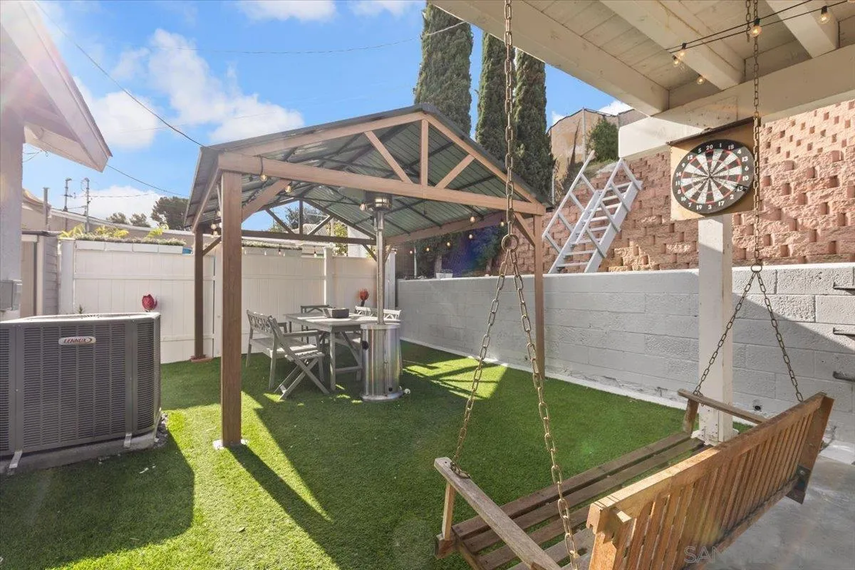 https://cdn.realtyfeed.com/cdn/127/2600724/94ba9e1f0eab9c2178d1c05cc55c49db.webp