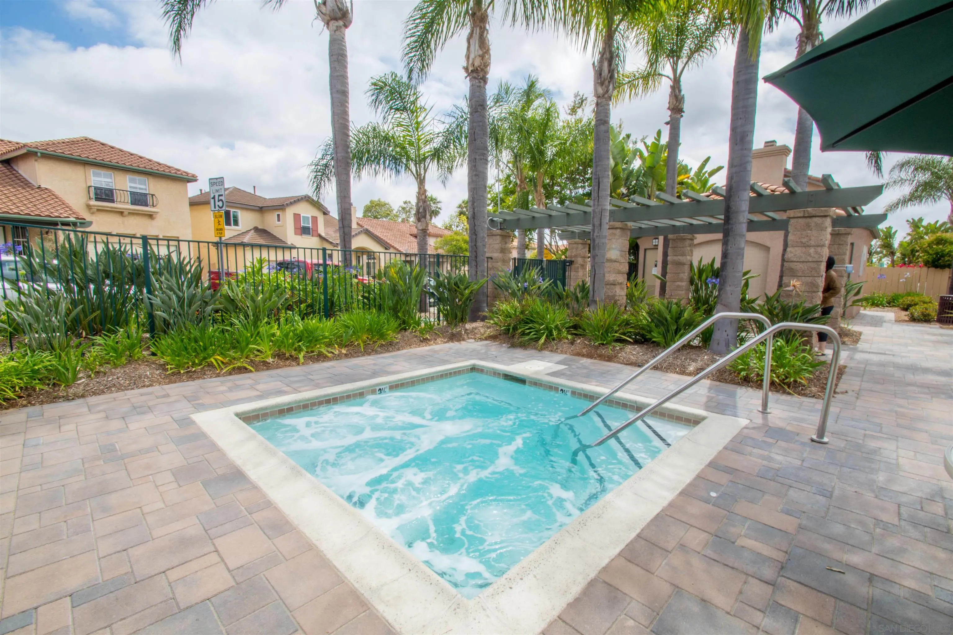 https://cdn.realtyfeed.com/cdn/127/2600725/301c66ed9a10db1faeab8782d57aaaf9.webp