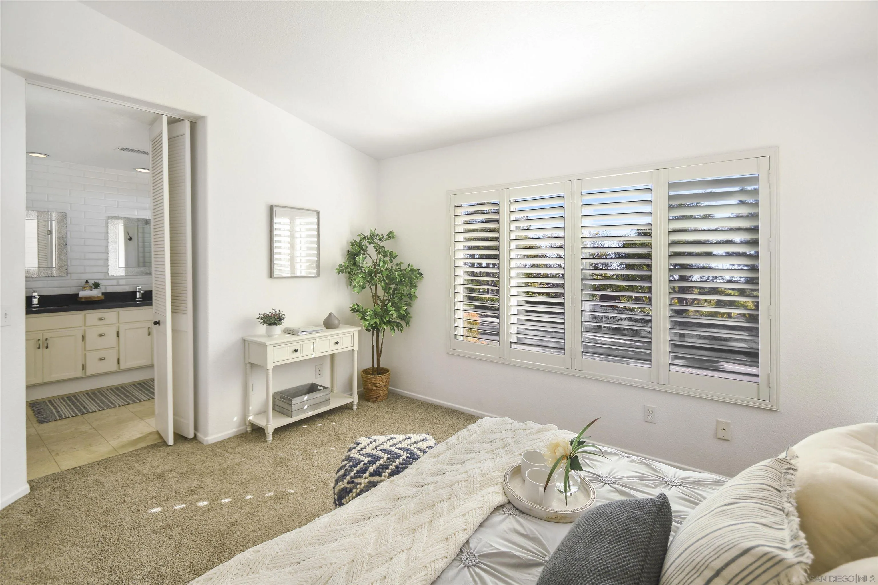 https://cdn.realtyfeed.com/cdn/127/2600725/b74e22c0d4ab859174a882751e88b96e.webp
