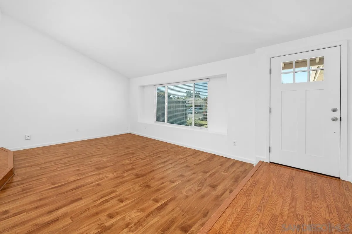 https://cdn.realtyfeed.com/cdn/127/2600731/f44b667bf842430826978dd1de74b04c.webp