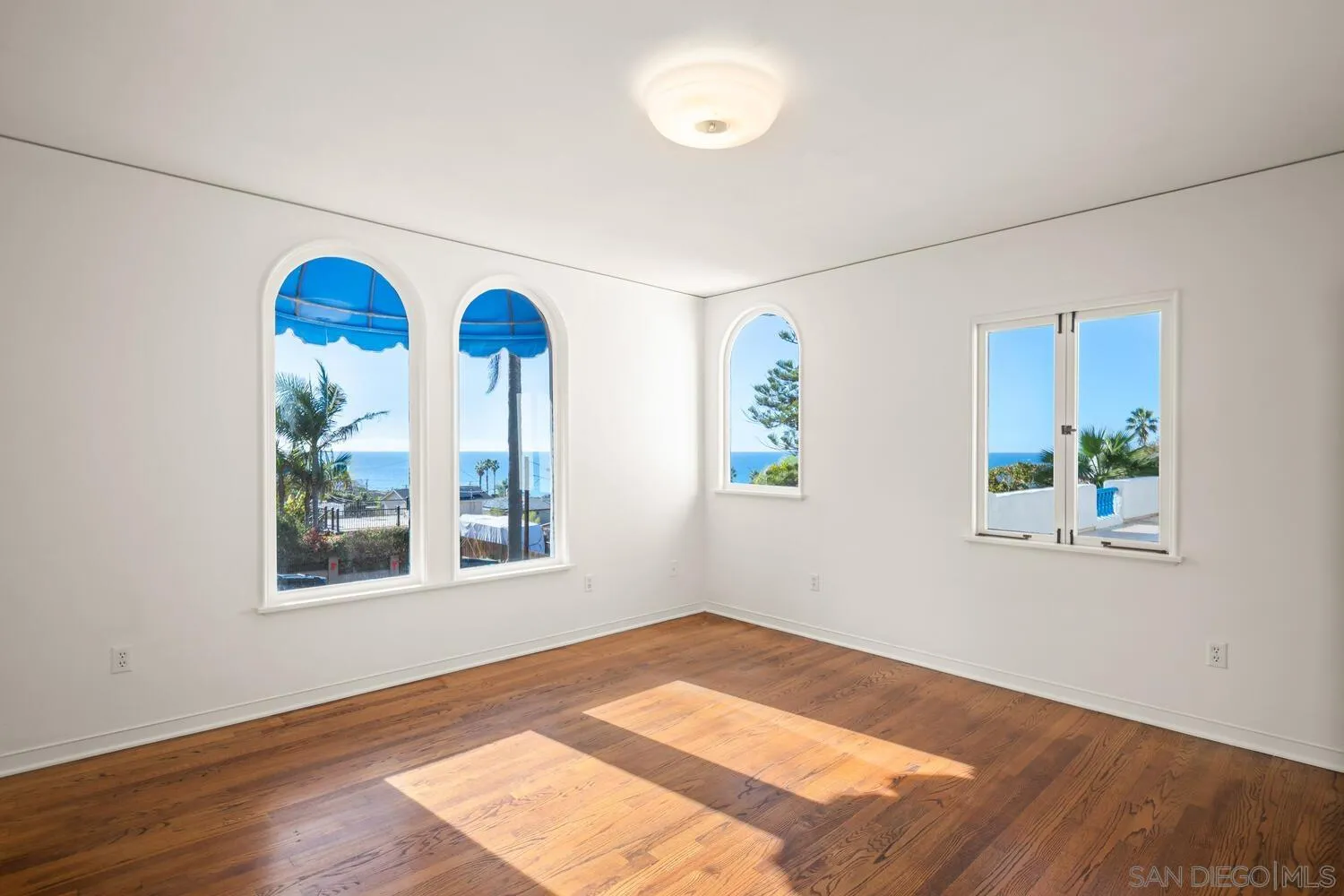https://cdn.realtyfeed.com/cdn/127/2600732/c15b81ccad978eb5fd58579beb7029e2.webp