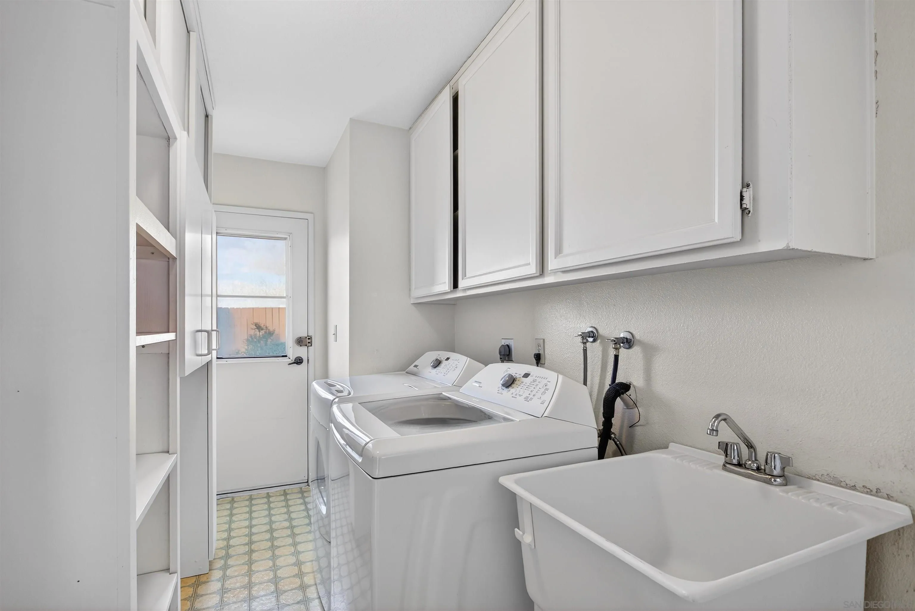 https://cdn.realtyfeed.com/cdn/127/2600733/653e13514ed760800860f2603a14f747.webp