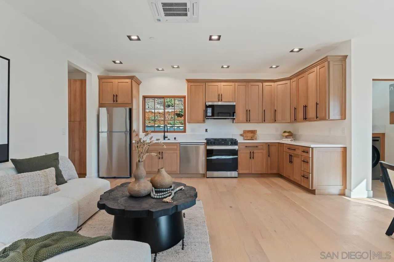 https://cdn.realtyfeed.com/cdn/127/2600734/288184ed1d058764cbdc0399e449e6b5.webp
