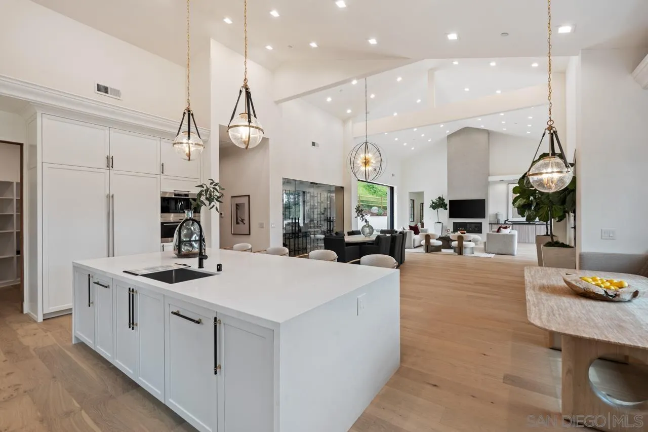 https://cdn.realtyfeed.com/cdn/127/2600734/29e3ed65dc6cca595cff9dd77f8970c1.webp
