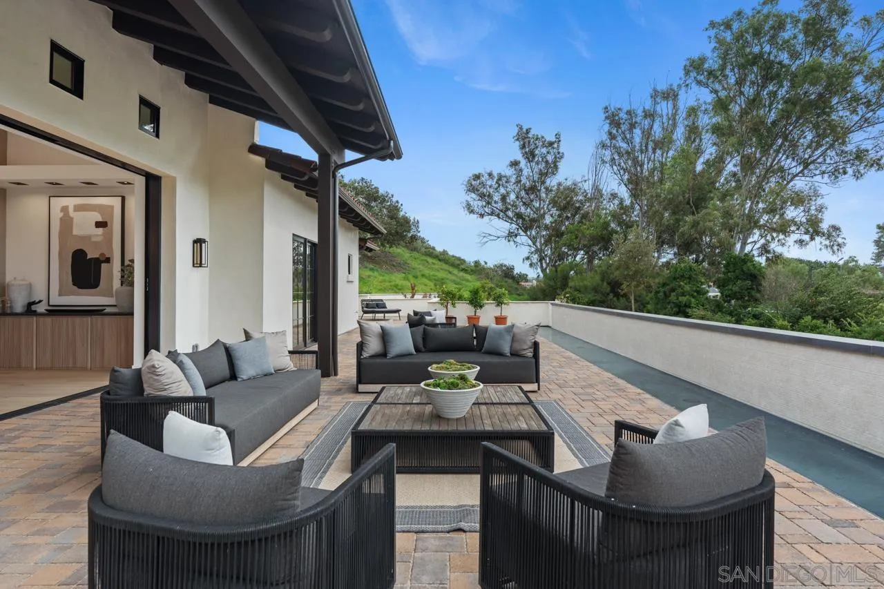 https://cdn.realtyfeed.com/cdn/127/2600734/b342dfe226718b7ea37683800d0e2120.webp