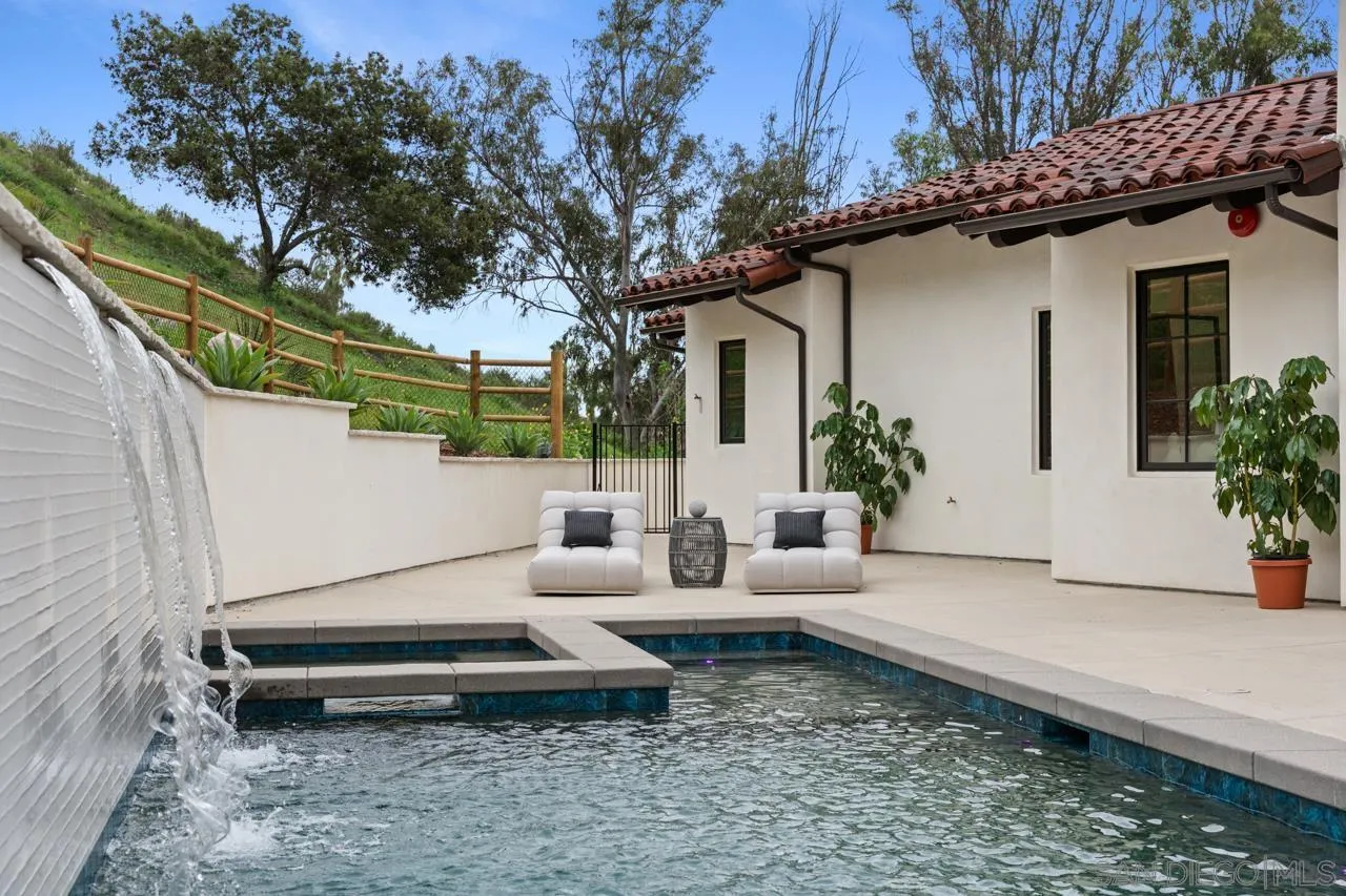 https://cdn.realtyfeed.com/cdn/127/2600734/b7fe44702aa1ead015606af3a62b717c.webp