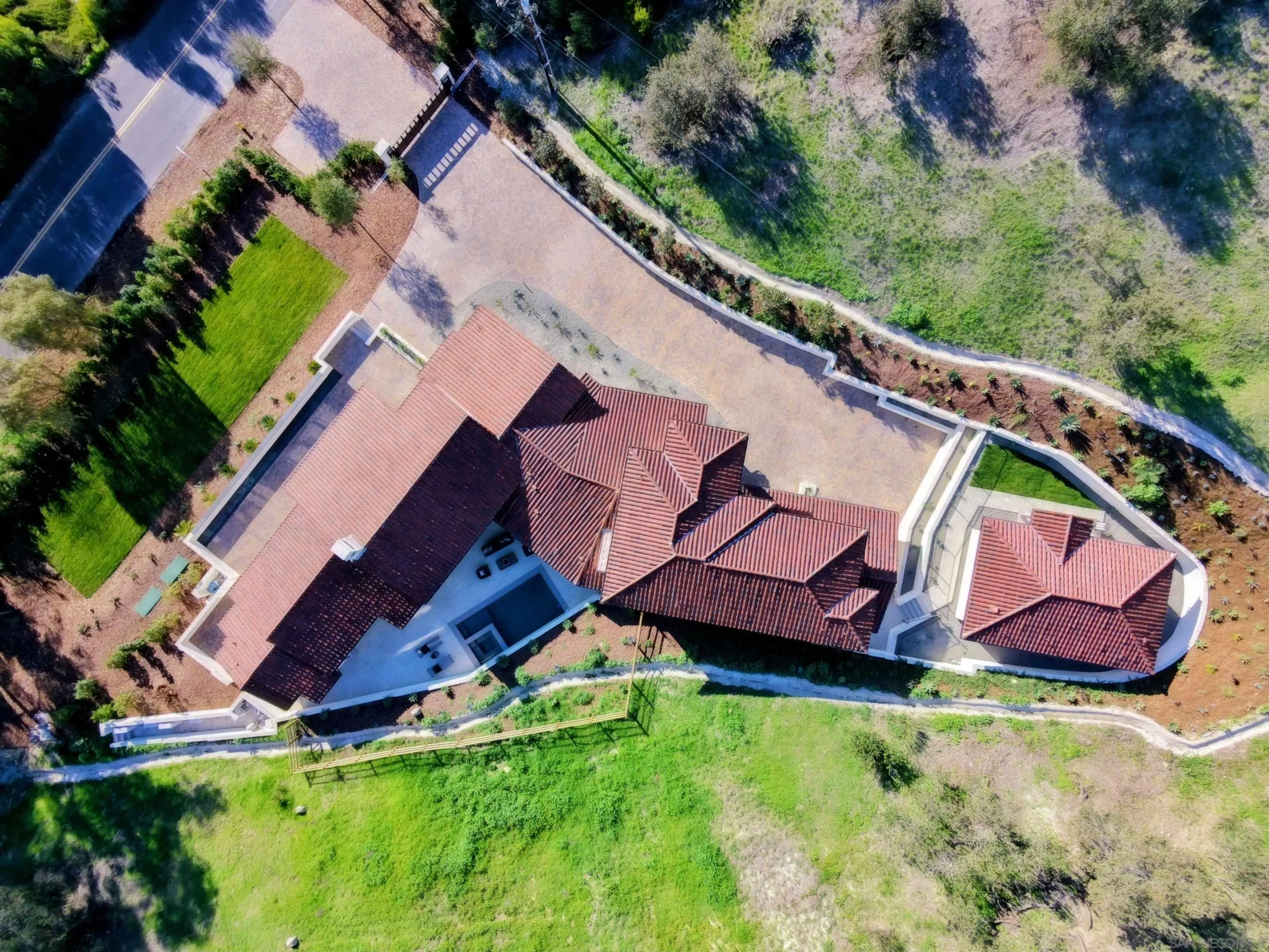https://cdn.realtyfeed.com/cdn/127/2600734/bc72dfa599f6bfe66425cb18d0272405.webp