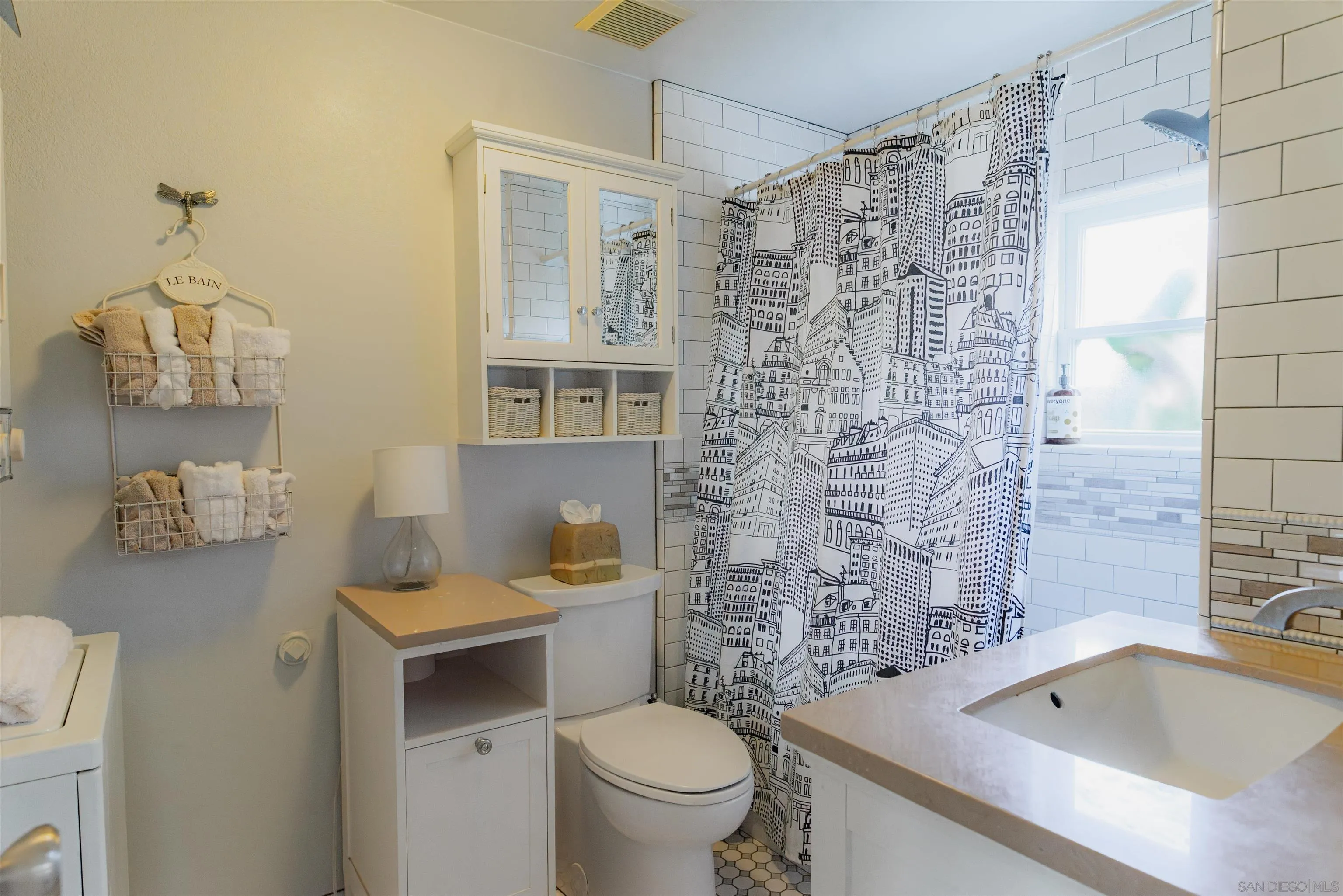 https://cdn.realtyfeed.com/cdn/127/2600737/70557c41821197f9028b73706b28aacb.webp