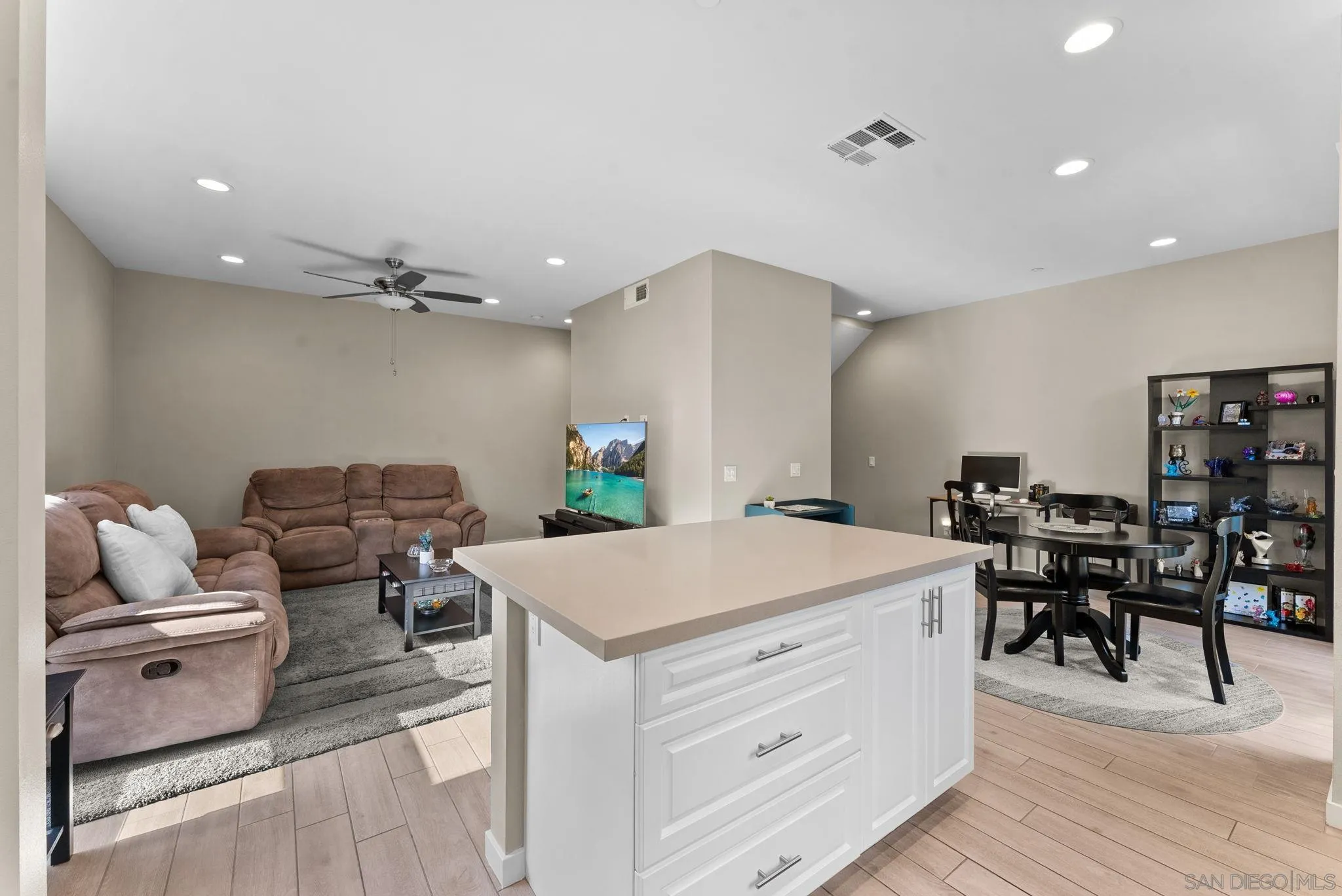 Photo #5: 2600739 Listing: Photo #5