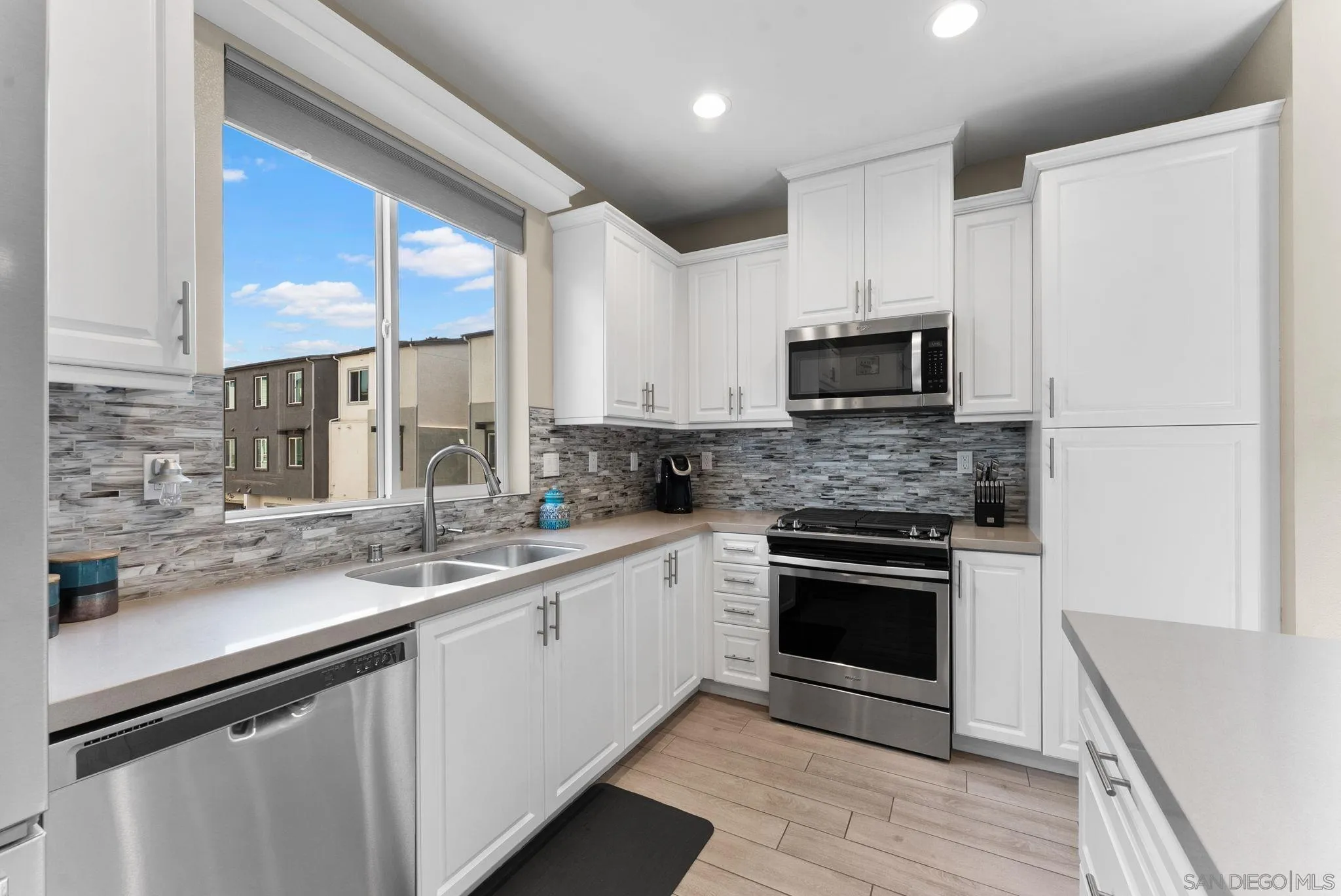 Photo #4: 2600739 Listing: Photo #4