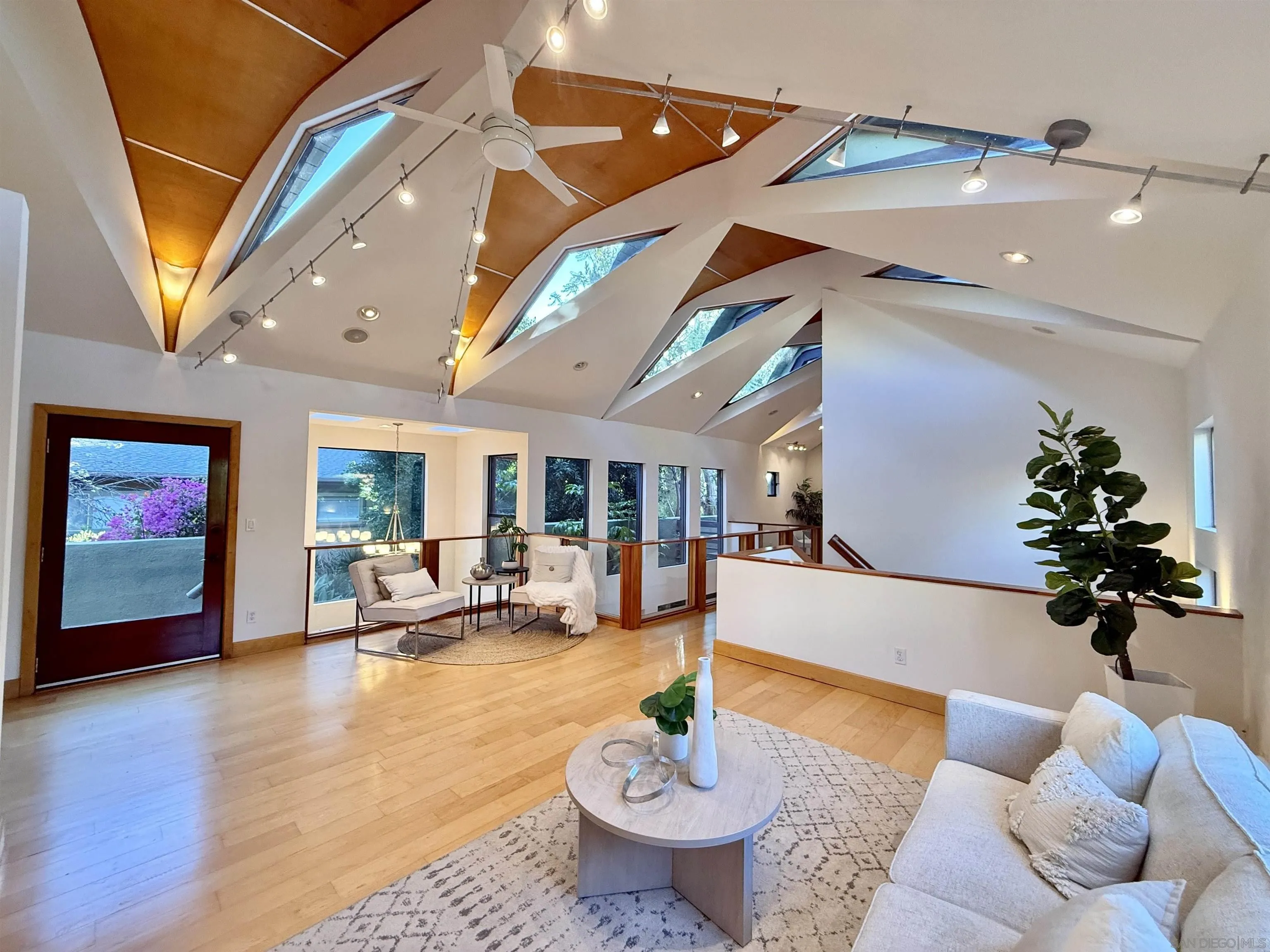 https://cdn.realtyfeed.com/cdn/127/2600740/037ab6af438b14207768c58e3407d118.webp