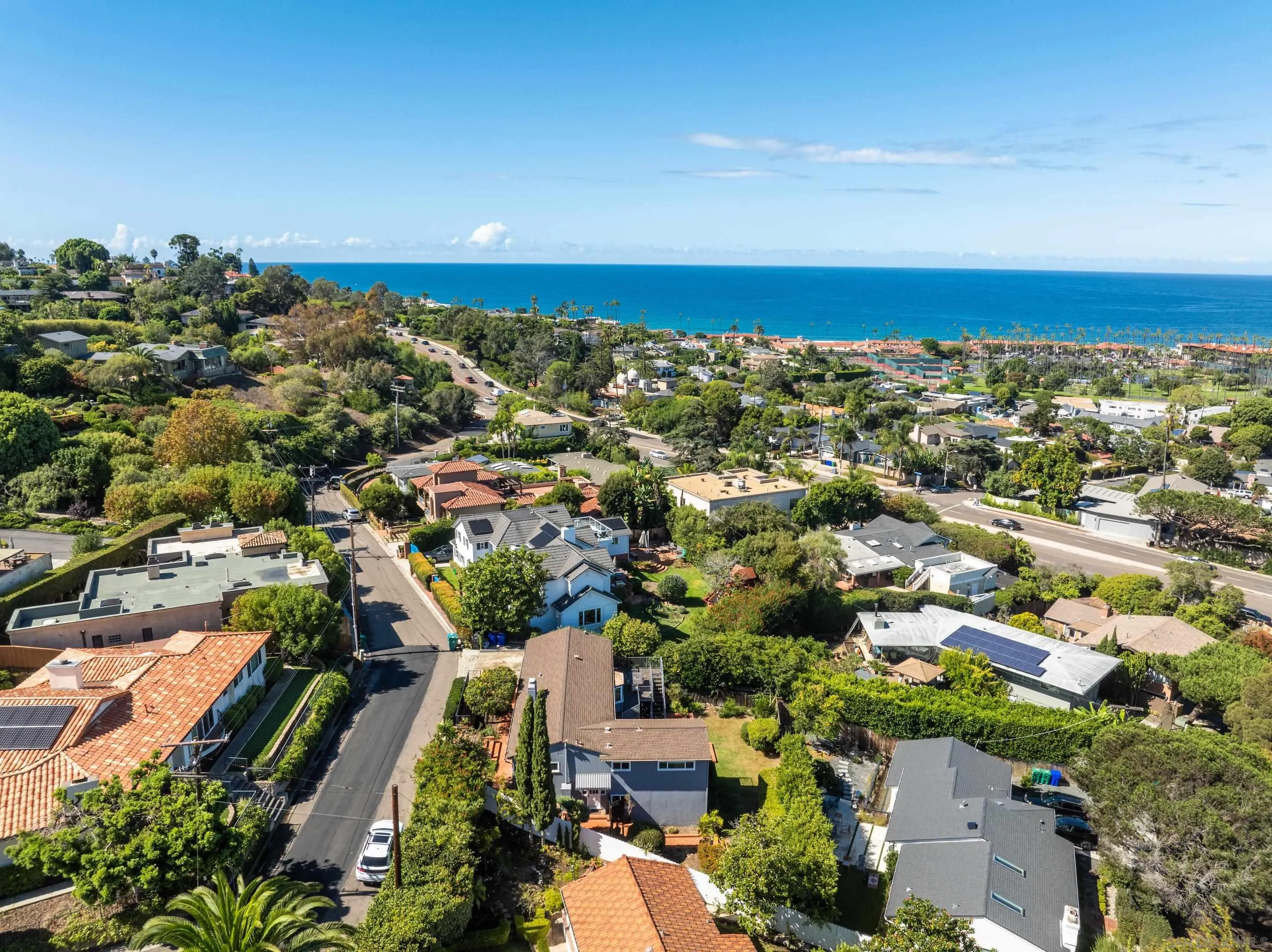 https://cdn.realtyfeed.com/cdn/127/2600743/34503853112332775f6586af960c143c.webp
