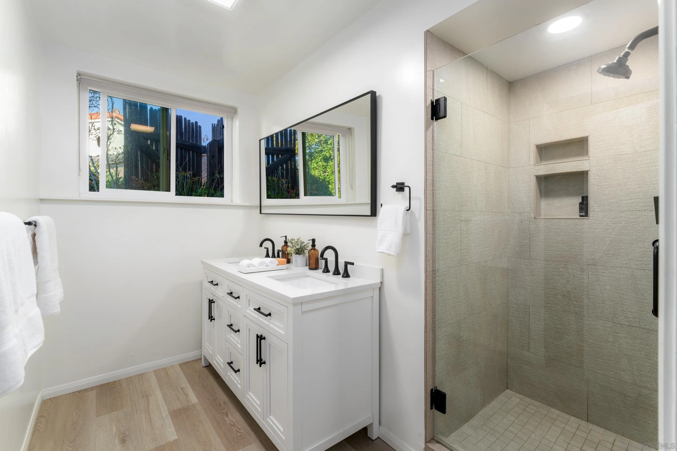 https://cdn.realtyfeed.com/cdn/127/2600743/7c34bbec143c888b5a56f373c0d2e1b4.webp