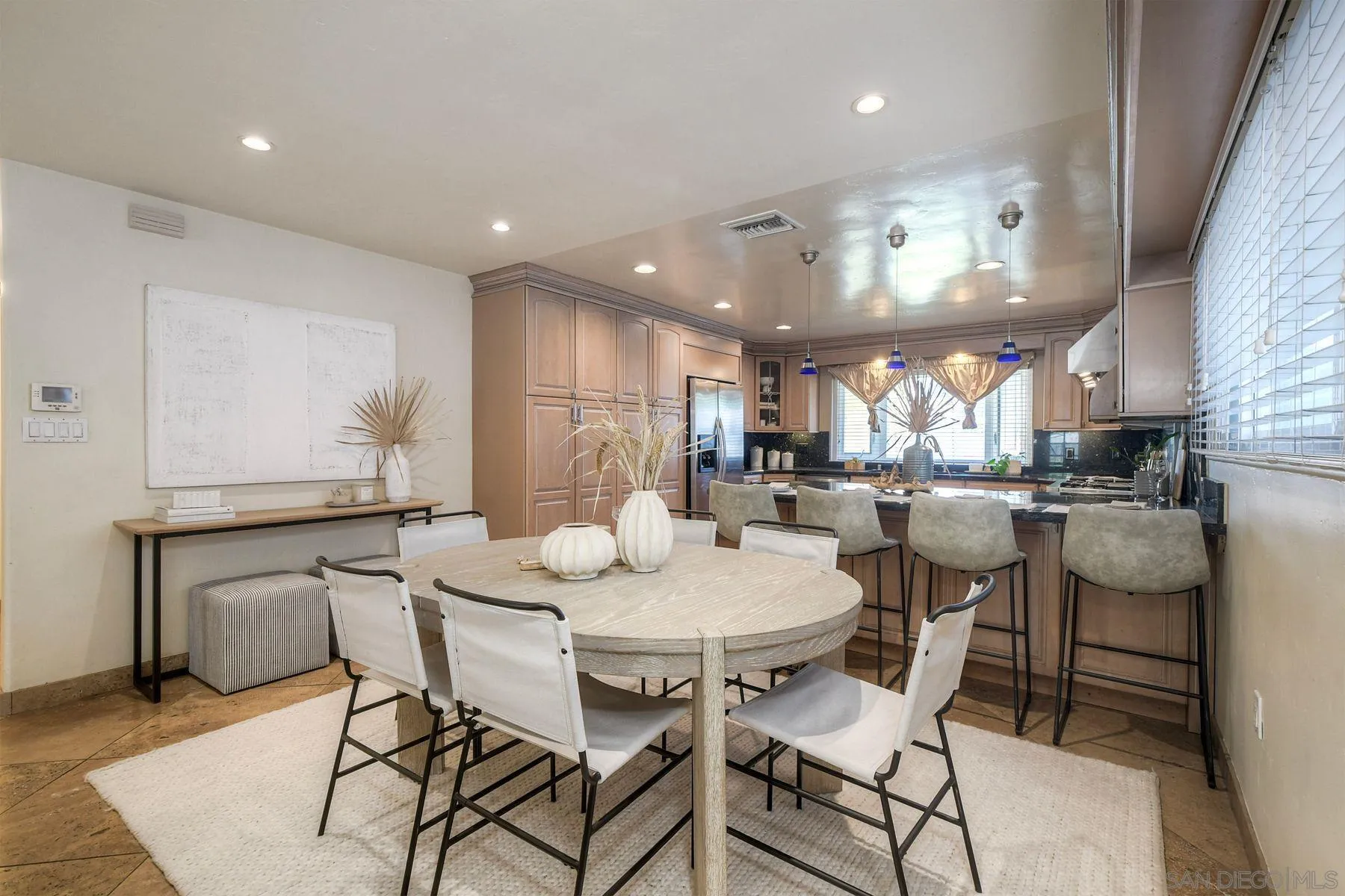 https://cdn.realtyfeed.com/cdn/127/2600746/622c9388a39d312d2943ea31dac62b03.webp