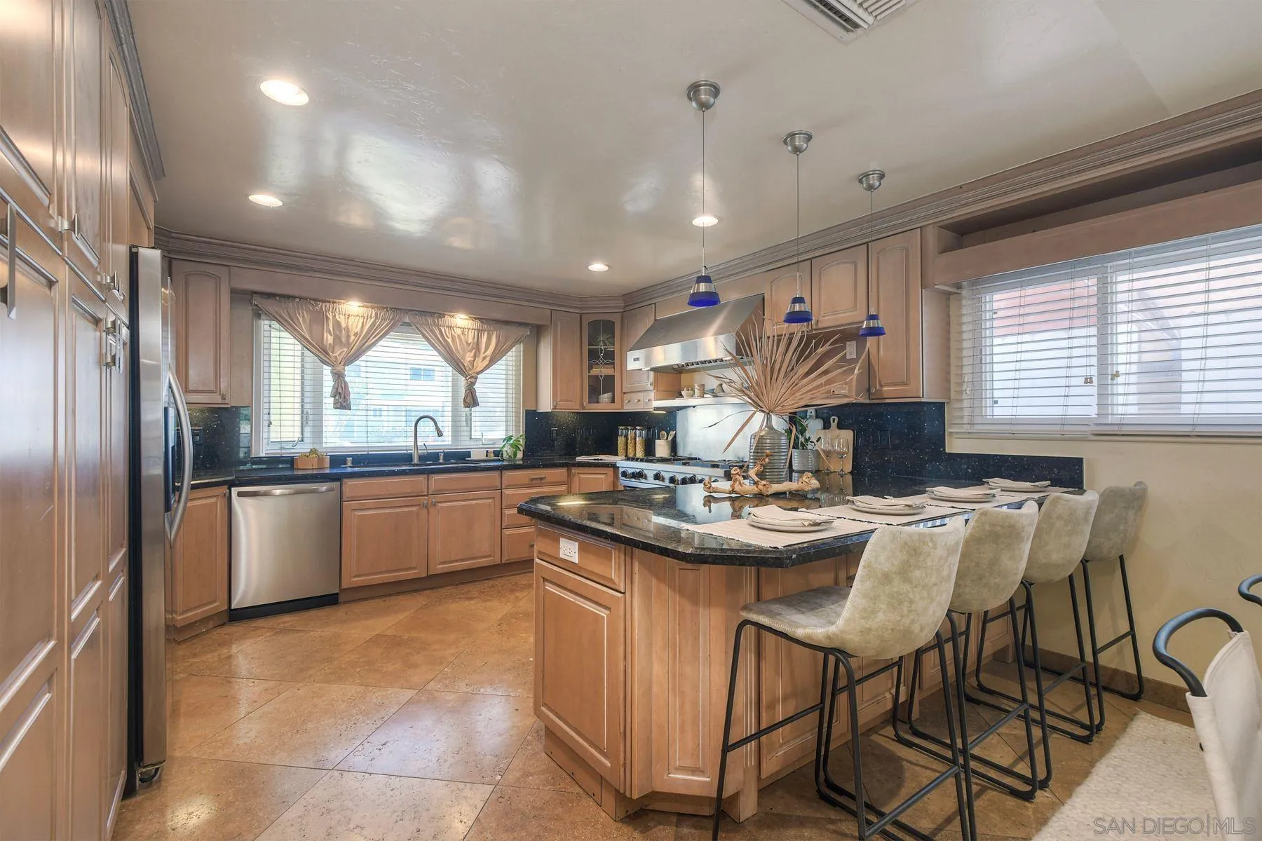 https://cdn.realtyfeed.com/cdn/127/2600746/b634a7768e6e50979209ce2240619a44.webp