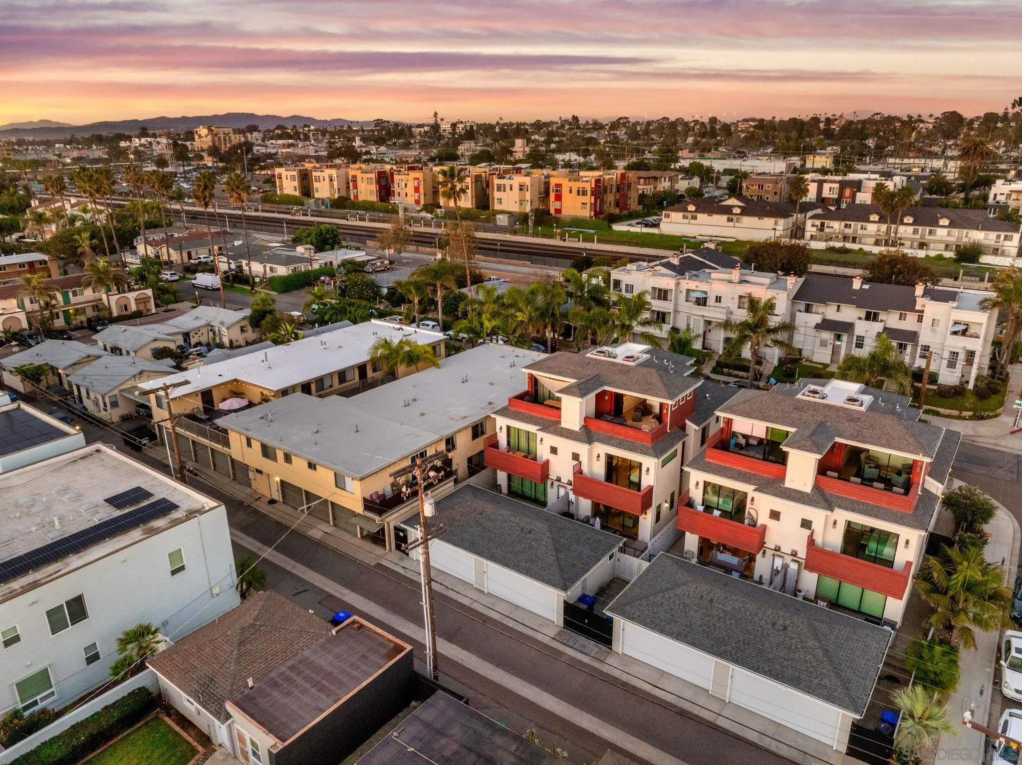 https://cdn.realtyfeed.com/cdn/127/2600747/765b77a6a8104aee032410a0a12a5786.webp