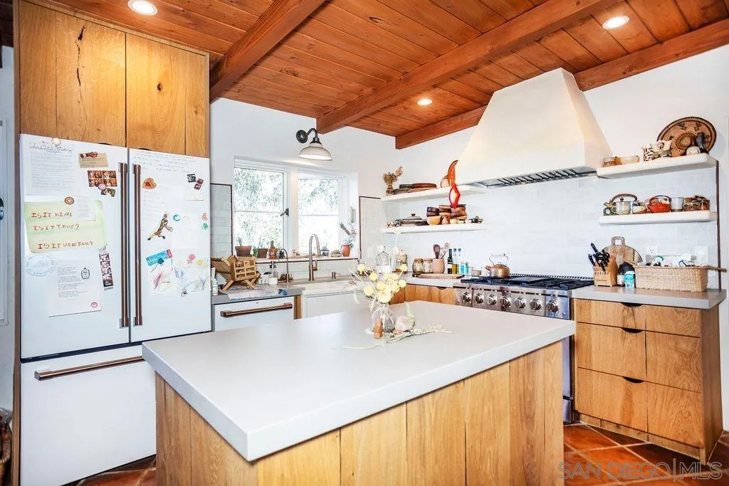 https://cdn.realtyfeed.com/cdn/127/2600749/54953096ecaad2b6182b1a75624d518a.webp