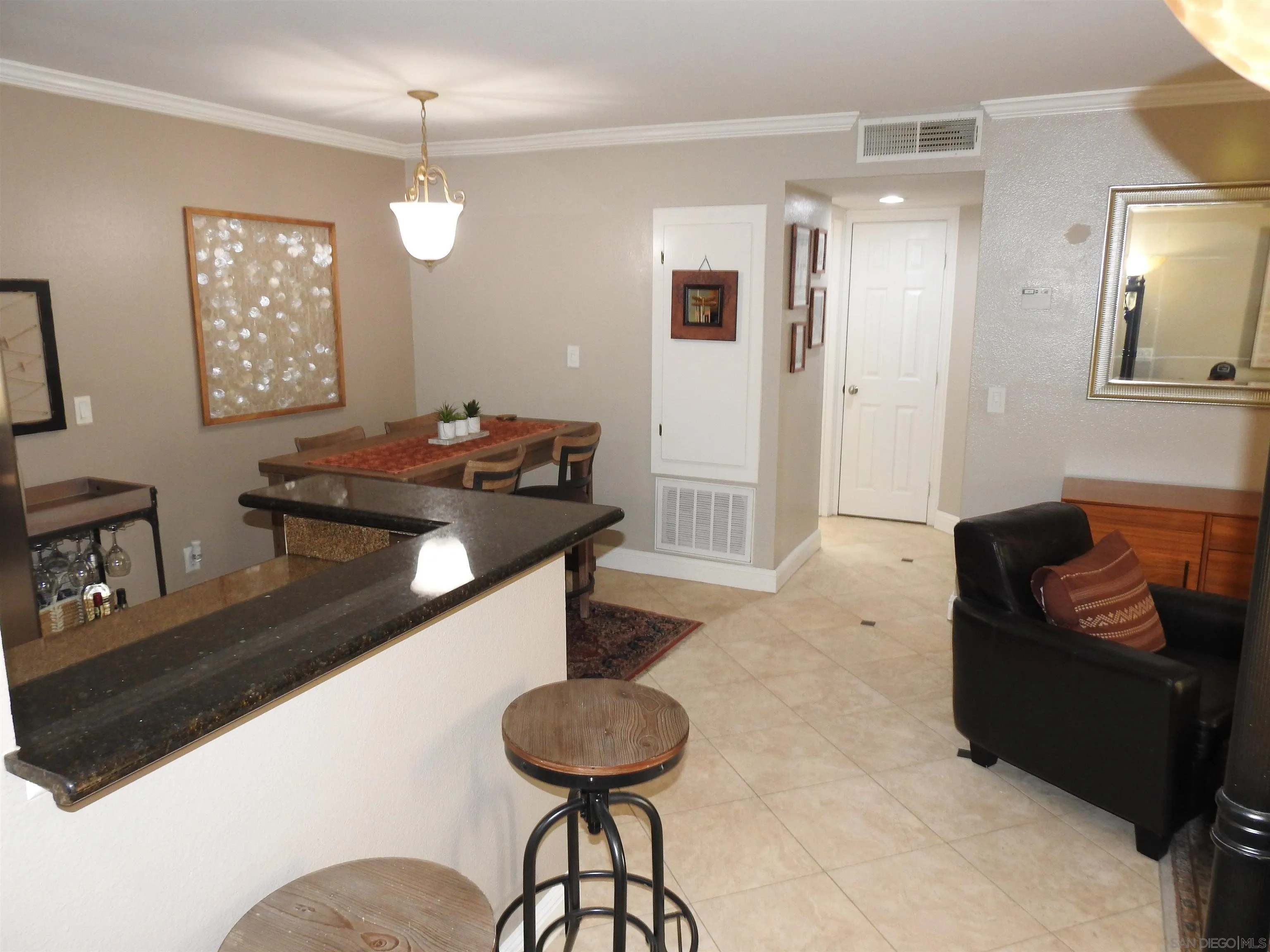 https://cdn.realtyfeed.com/cdn/127/2600750/8d42712723472976c8a13a72f217505b.webp