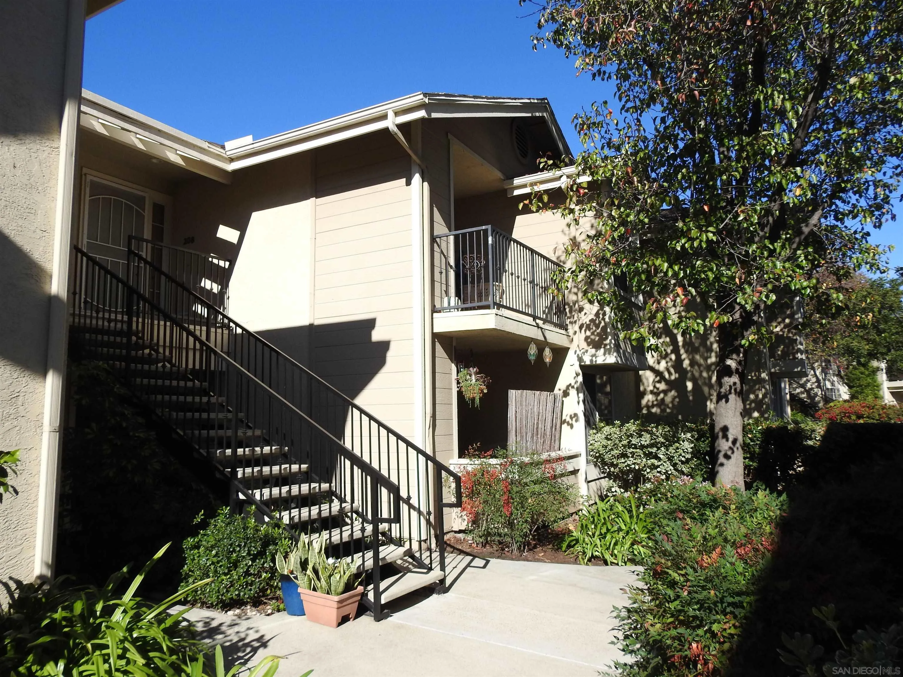 https://cdn.realtyfeed.com/cdn/127/2600750/9de25978a89b0f7f92dec4fd0060e5cc.webp