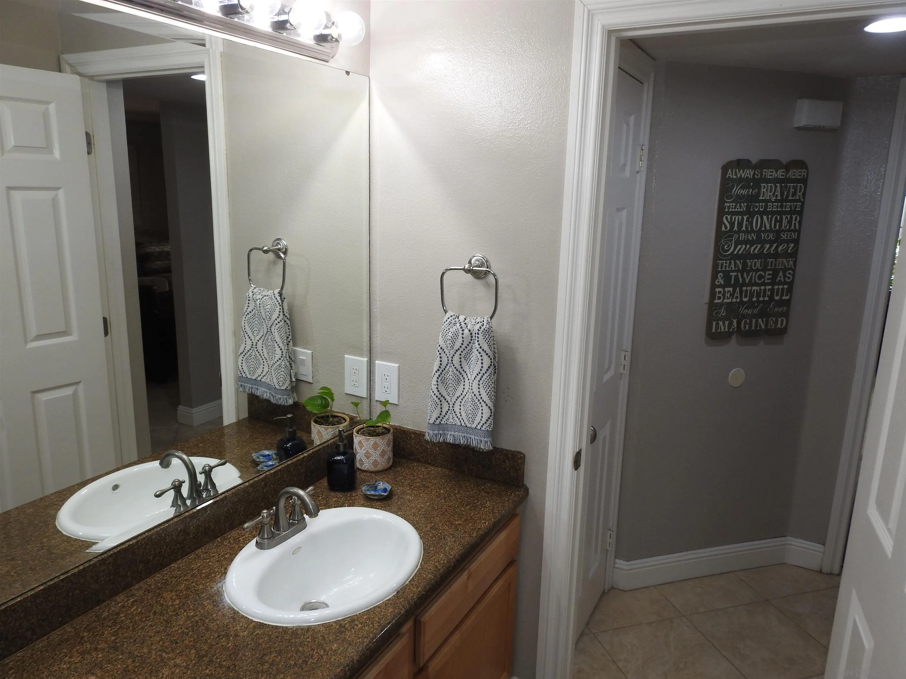 https://cdn.realtyfeed.com/cdn/127/2600750/b0f6e998bd4b6d1ea26b71c2d587869e.webp