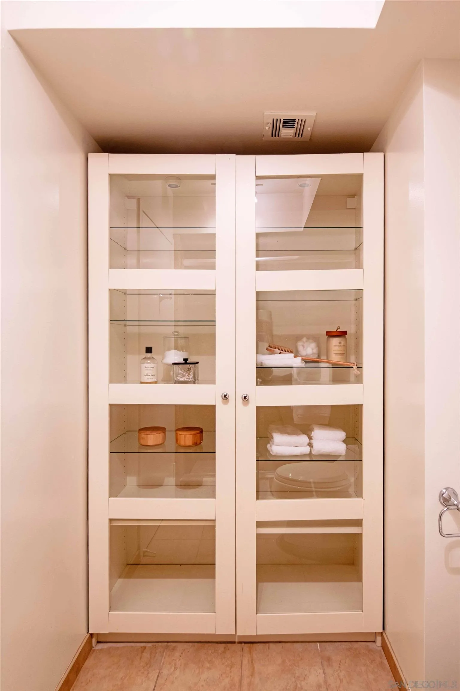 Photo #19: 2600752 Listing: Photo #19