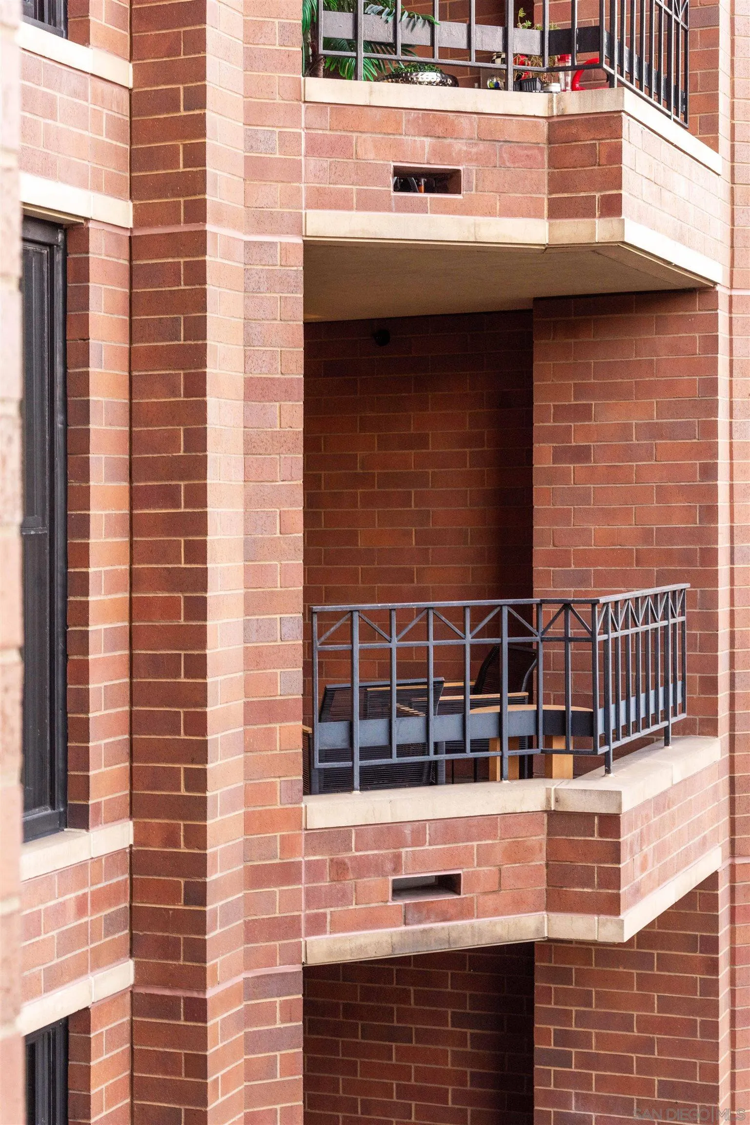 Photo #12: 2600752 Listing: Photo #12