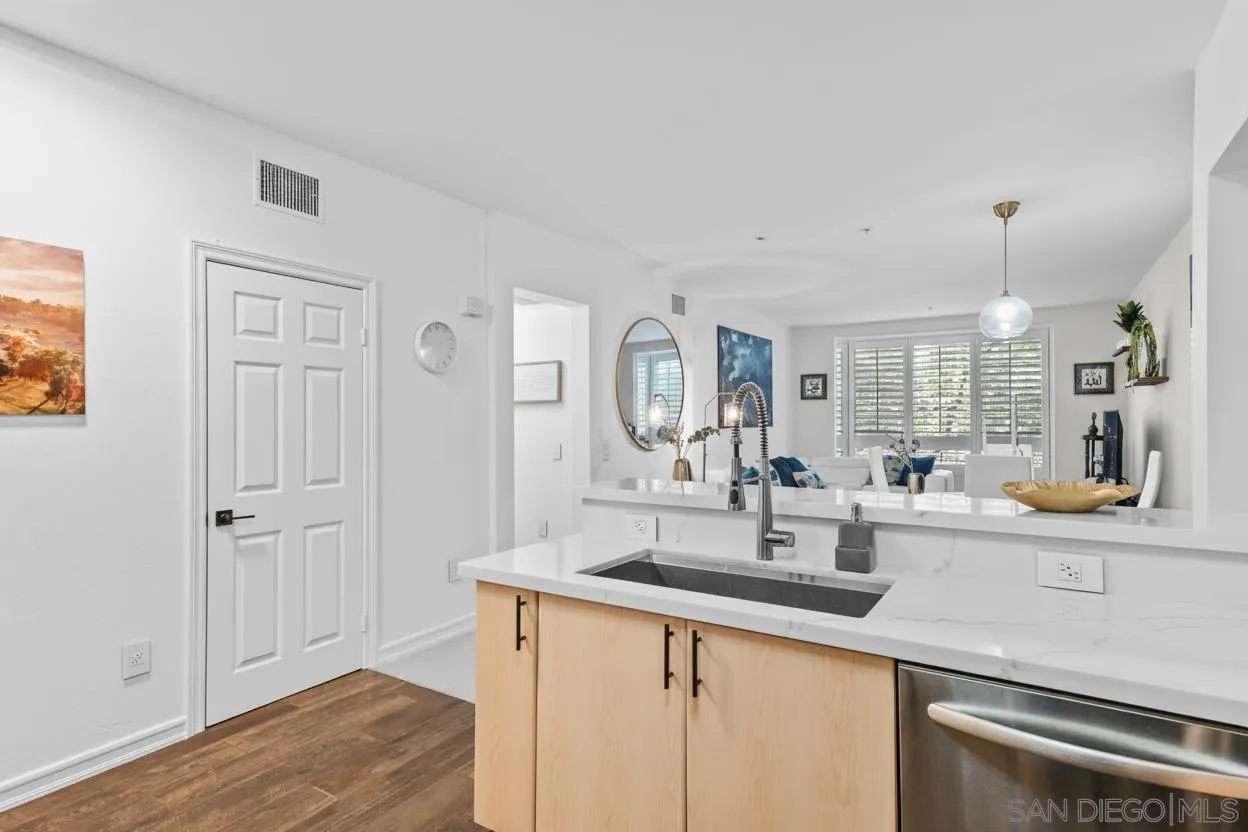https://cdn.realtyfeed.com/cdn/127/2600754/ba94208fe9a5fb619e5cb871919a1258.webp
