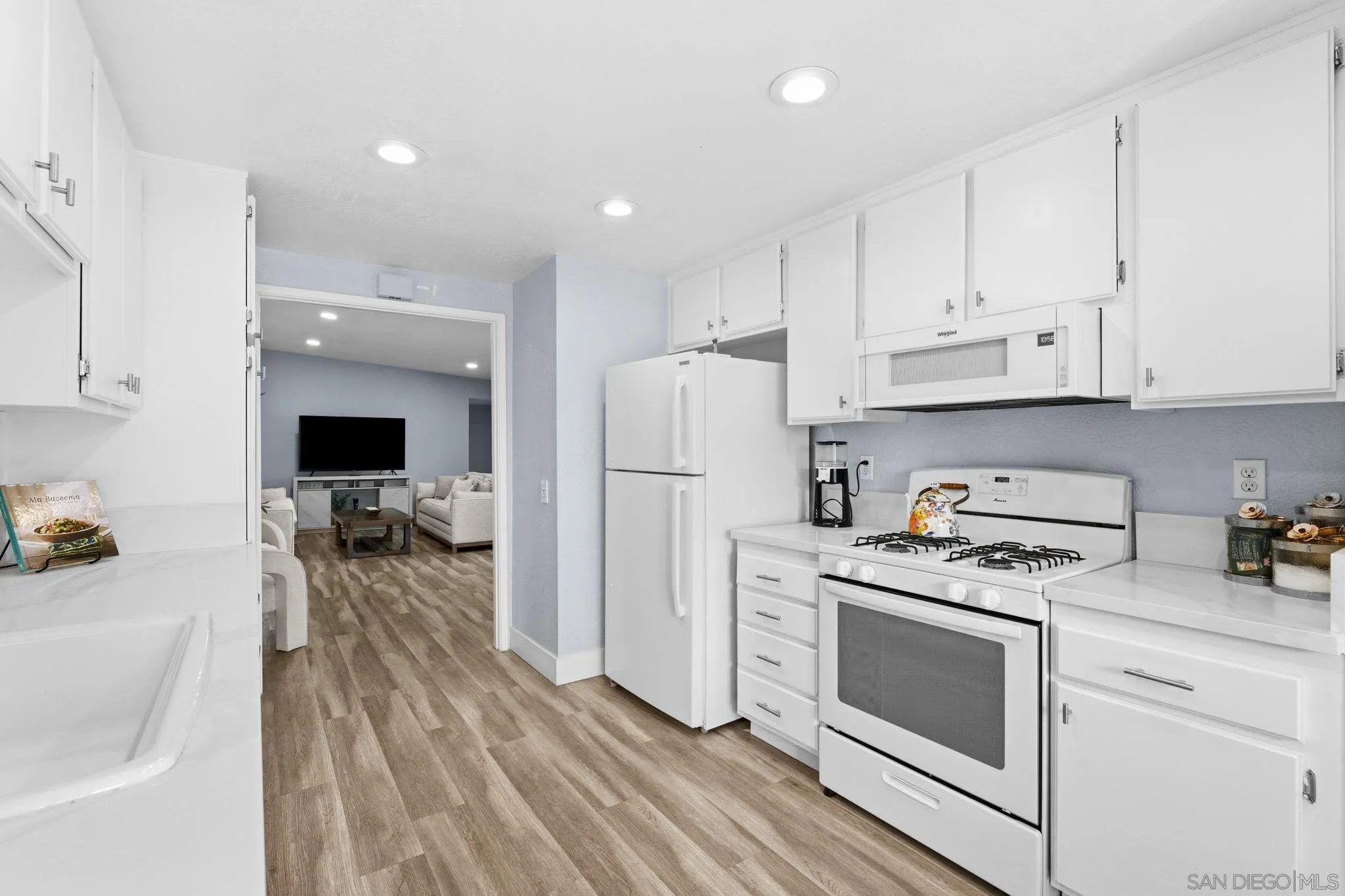 https://cdn.realtyfeed.com/cdn/127/2600756/d67967bb7d3a7861e1628b6c43cb2915.webp