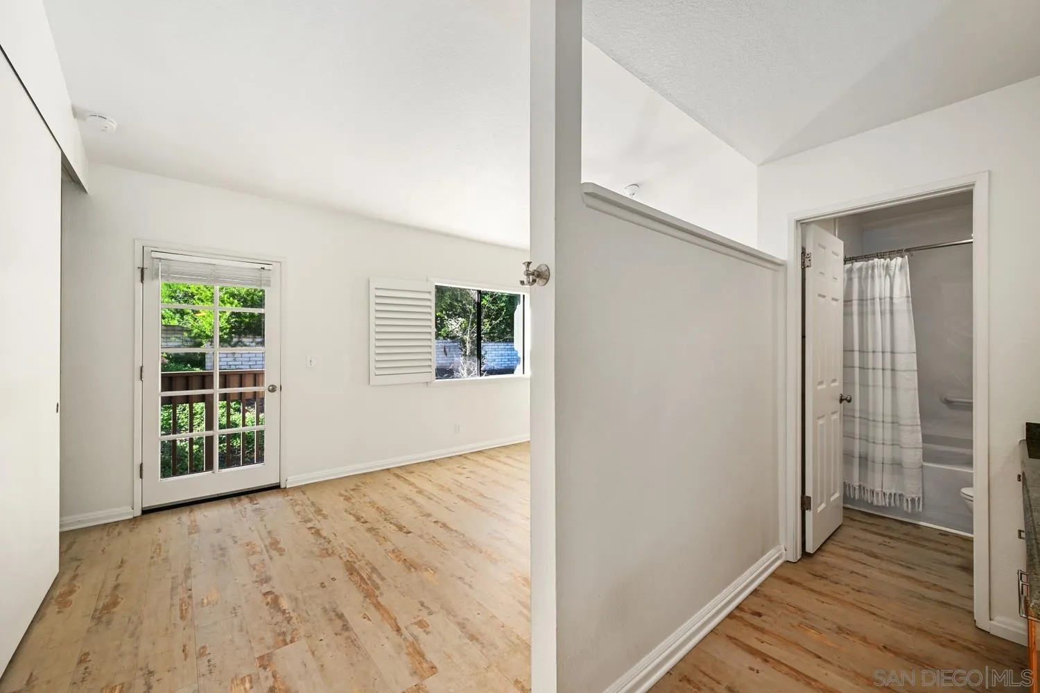 https://cdn.realtyfeed.com/cdn/127/2600759/d927c5b83501fe7b00c86dddc832f090.webp