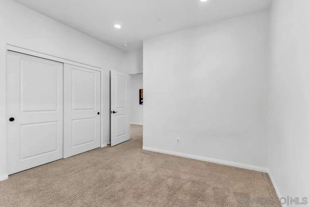 https://cdn.realtyfeed.com/cdn/127/2600777/1c2f55909b26409d20b597de243cf967.webp